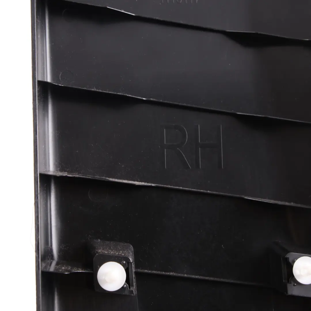 Montante Coperchio Colonna Fondo Rivestimento Destra Antracite 7319056 per BMW F25 con numero di parte 7324368 BMW F25 Montante Coperchio Colonna Fondo Rivestimento Destra Antracite 7319056 - SKU 7324368 - Numero di parte 7324368