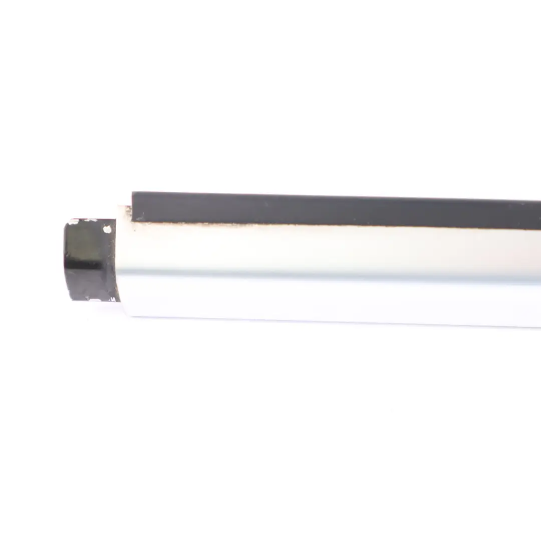 Striscia finestra BMW F34 GT porta anteriore destra esterno breve guarnizione per con numero di parte 7325316 Striscia finestra BMW F34 GT porta anteriore destra esterno breve guarnizione - SKU 7325316 - Numero di parte 7325316