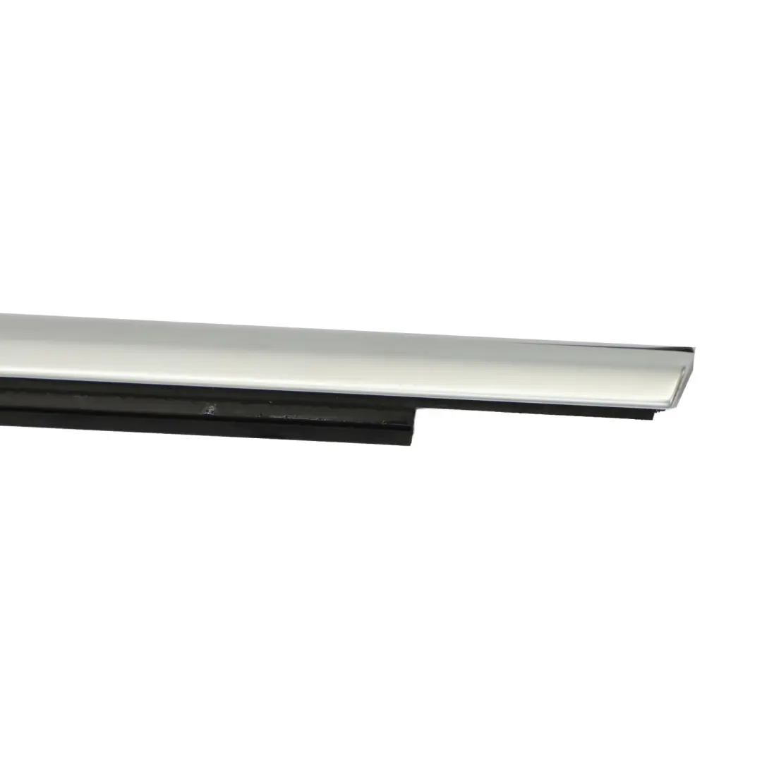 Copertura canale porta esterna anteriore sinistra per BMW F34 GT con numero di parte 7325325 BMW F34 GT Copertura canale porta esterna anteriore sinistra - SKU 7325325 - Numero di parte 7325325