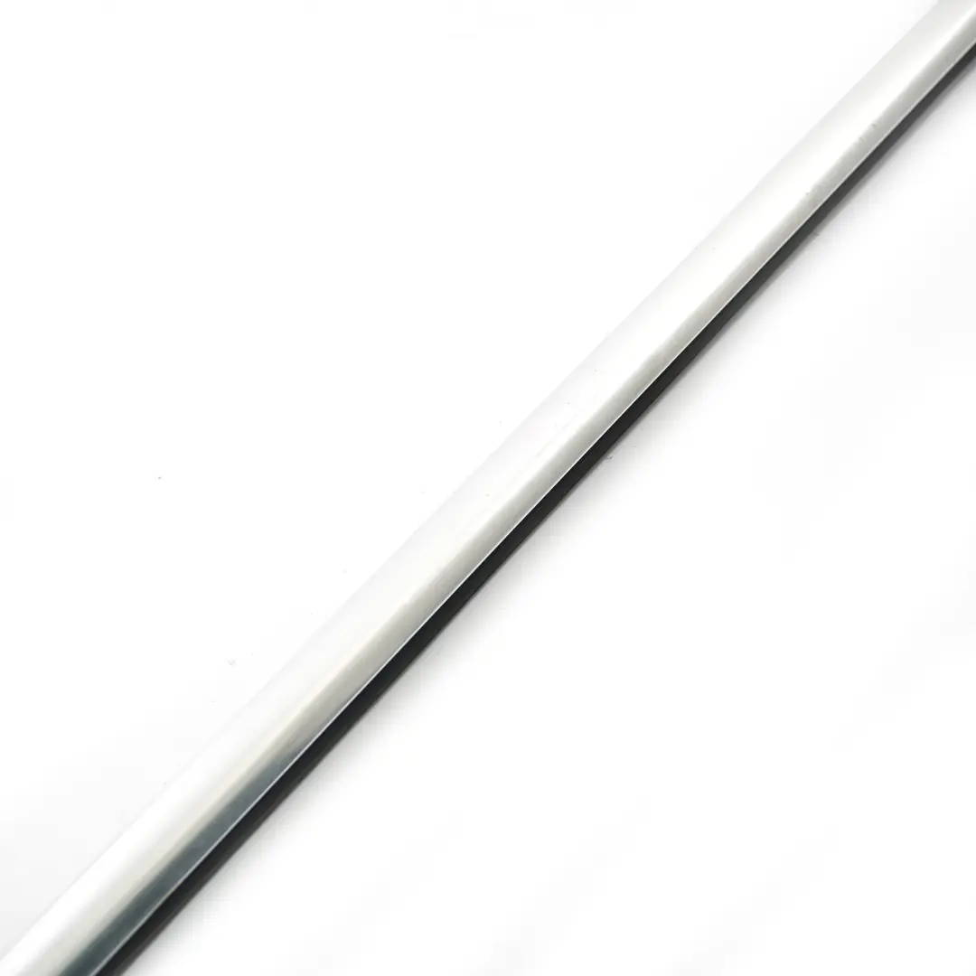 Canale Copertura Trim Esterno Porta Anteriore Destra Linea Cromata per BMW F45 F46 con numero di parte 7326140 BMW F45 F46 Canale Copertura Trim Esterno Porta Anteriore Destra Linea Cromata - SKU 7326140 - Numero di parte 7326140