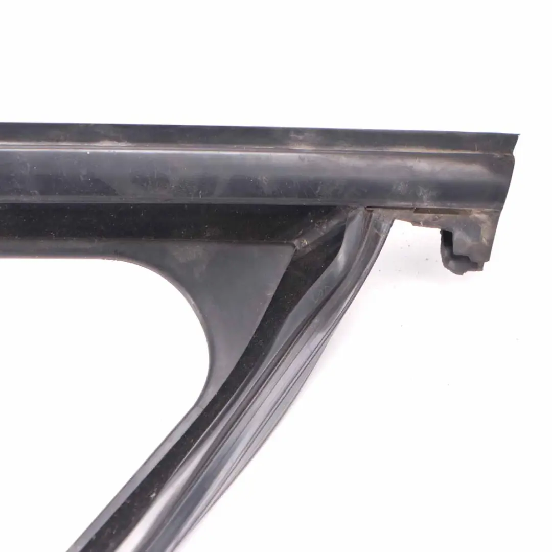 Scellement de fenêtre Porte avant Guide gauche Cadre Joint pour BMW F45 à propos du numéro de pièce 7326147 BMW F45 Scellement de fenêtre Porte avant Guide gauche Cadre Joint - SKU 7326147 - Numéro de pièce 7326147