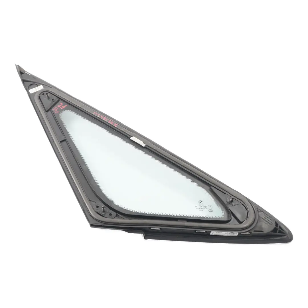 Ventana Delantera Izquierda Triángulo Vidrio AS2 Cromo para BMW F45 con número de pieza 7326155 BMW F45 Ventana Delantera Izquierda Triángulo Vidrio AS2 Cromo - SKU 7326155 - Número de pieza 7326155