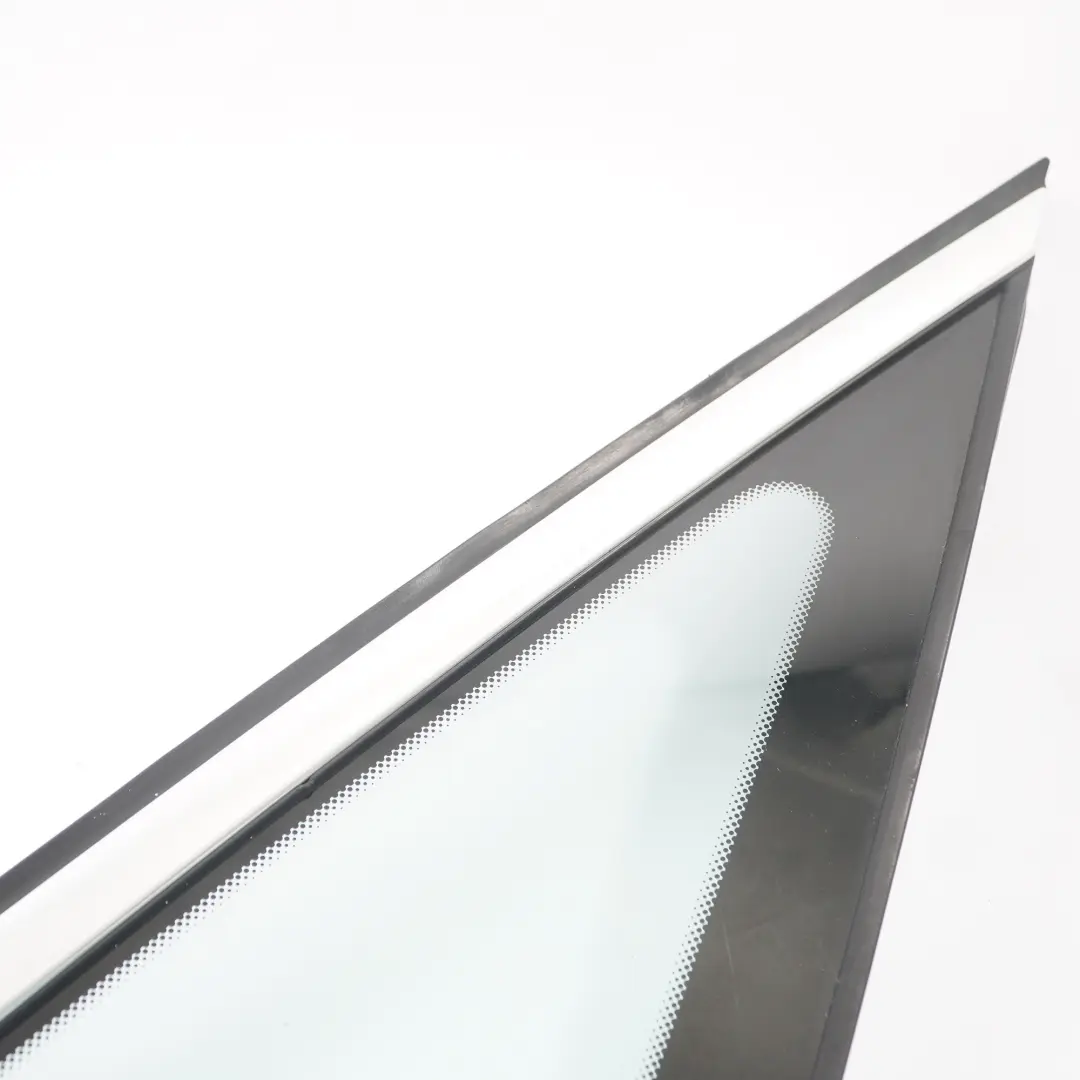 Ventana Delantera Izquierda Triángulo Vidrio AS2 Cromo para BMW F45 con número de pieza 7326155 BMW F45 Ventana Delantera Izquierda Triángulo Vidrio AS2 Cromo - SKU 7326155 - Número de pieza 7326155