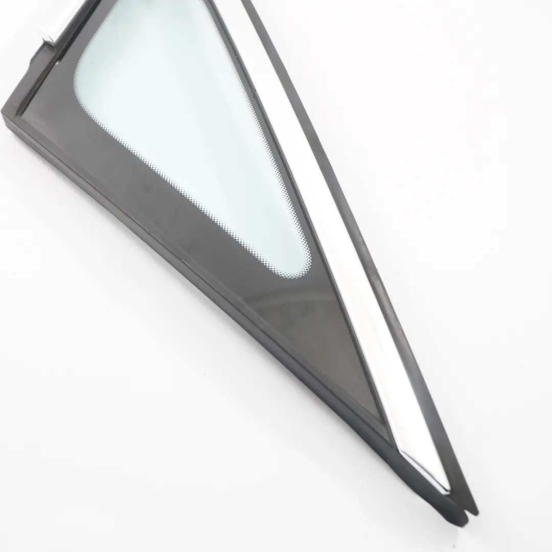 Ventana Delantera Izquierda Triángulo Vidrio AS2 Cromo para BMW F45 con número de pieza 7326155 BMW F45 Ventana Delantera Izquierda Triángulo Vidrio AS2 Cromo - SKU 7326155 - Número de pieza 7326155