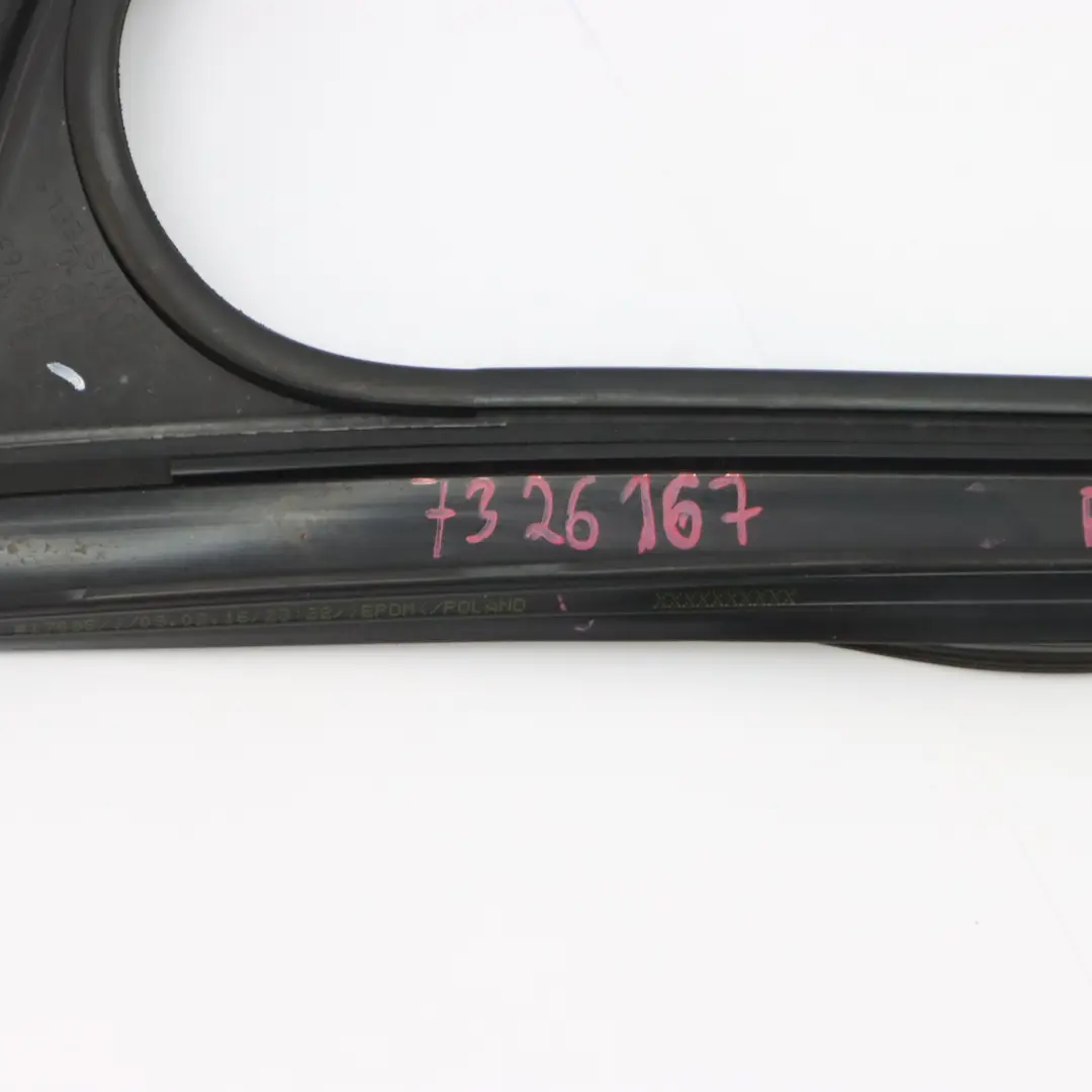 Finestra di tenuta Porta anteriore sinistra Guida Telaio Guarnizione per BMW F46 con numero di parte 7326167 BMW F46 Finestra di tenuta Porta anteriore sinistra Guida Telaio Guarnizione - SKU 7326167 - Numero di parte 7326167