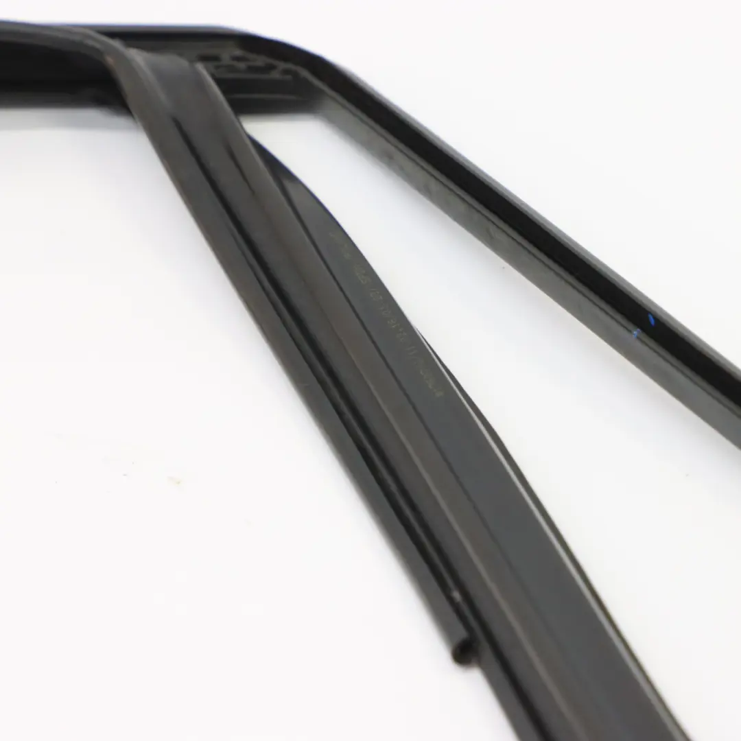 Scellement de fenêtre Porte avant Guide gauche Cadre Joint pour BMW F46 à propos du numéro de pièce 7326167 BMW F46 Scellement de fenêtre Porte avant Guide gauche Cadre Joint - SKU 7326167 - Numéro de pièce 7326167