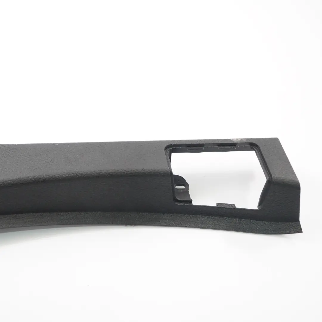 Panel Inferior Pilar D Trasero Negro Izquierdo 7308707 para BMW X5 F15 con número de pieza 7326441 BMW X5 F15 Panel Inferior Pilar D Trasero Negro Izquierdo 7308707 - SKU 7326441 - Número de pieza 7326441