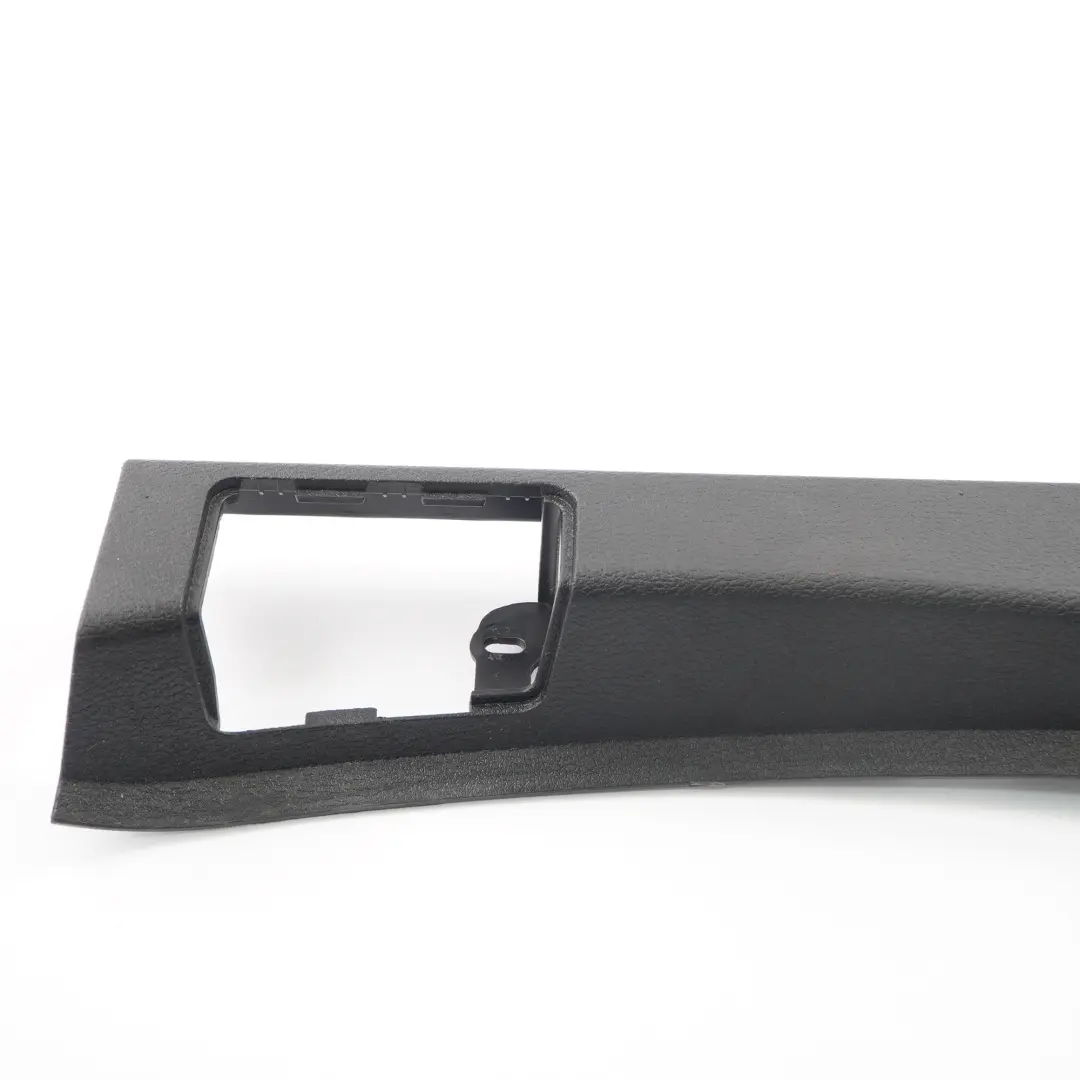 Tapa Pilar D Recorte Trasero Derecho Panel Inferior Negro 7308708 para BMW X5 F15 con número de pieza 7326442 BMW X5 F15 Tapa Pilar D Recorte Trasero Derecho Panel Inferior Negro 7308708 - SKU 7326442 - Número de pieza 7326442