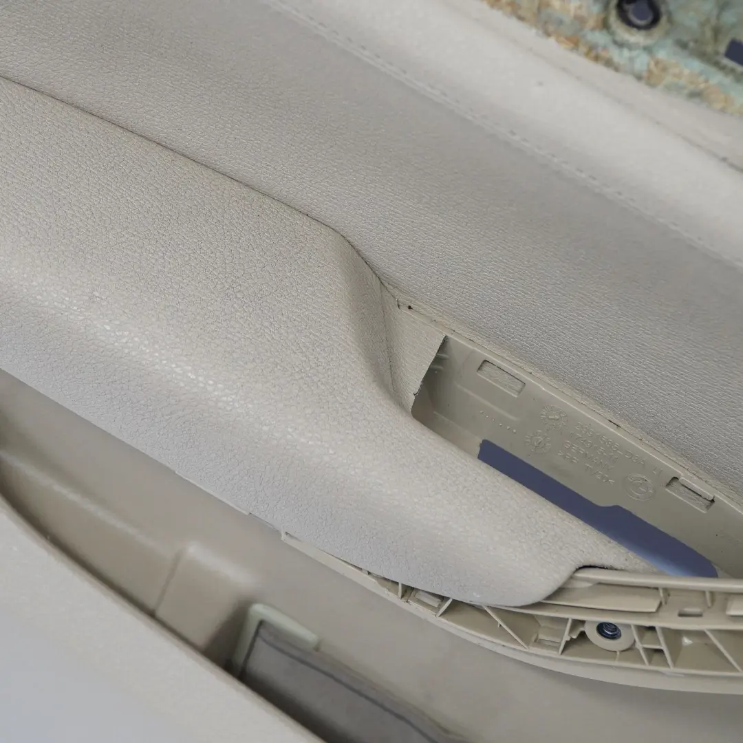 Boczek Drzwi Prawy Przedni Osłona Panel Skóra Nevada Beżowa do BMW X1 E84 o numerze 7327189 BMW X1 E84 Boczek Drzwi Prawy Przedni Osłona Panel Skóra Nevada Beżowa - SKU 7327189-1 - Numer Części 7327189