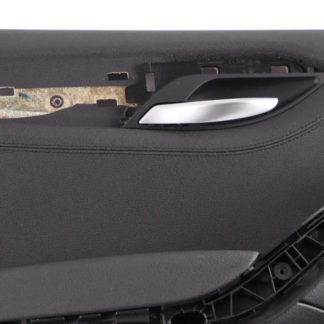 Tarjeta de Puerta Trasera Izquierda Revestimiento Cuero Nevada Negro para BMW X1 E84 con número de pieza 7327251 BMW X1 E84 Tarjeta de Puerta Trasera Izquierda Revestimiento Cuero Nevada Negro - SKU 7327251 - Número de pieza 7327251