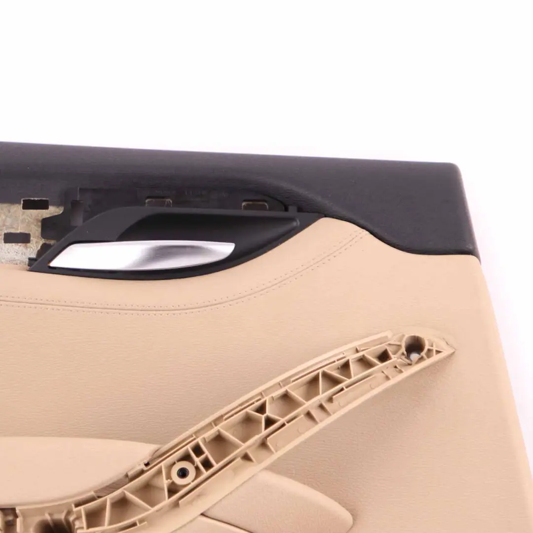 Scheda Porta Posteriore Sinistra Rivestimento Pelle Nevada Savanna Beige per BMW E84 con numero di parte 7327253 BMW E84 Scheda Porta Posteriore Sinistra Rivestimento Pelle Nevada Savanna Beige - SKU 7327253 - Numero di parte 7327253