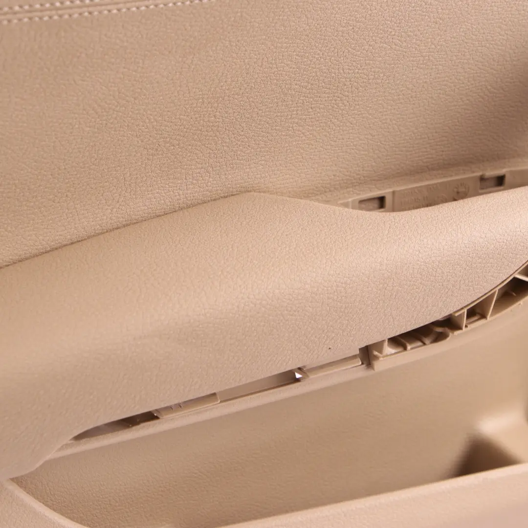 Tarjeta Puerta Trasera Izquierda Forro Guarnición Cuero Nevada Beige para BMW X1 E84 con número de pieza 7327253 BMW X1 E84 Tarjeta Puerta Trasera Izquierda Forro Guarnición Cuero Nevada Beige - SKU 7327253 - Número de pieza 7327253