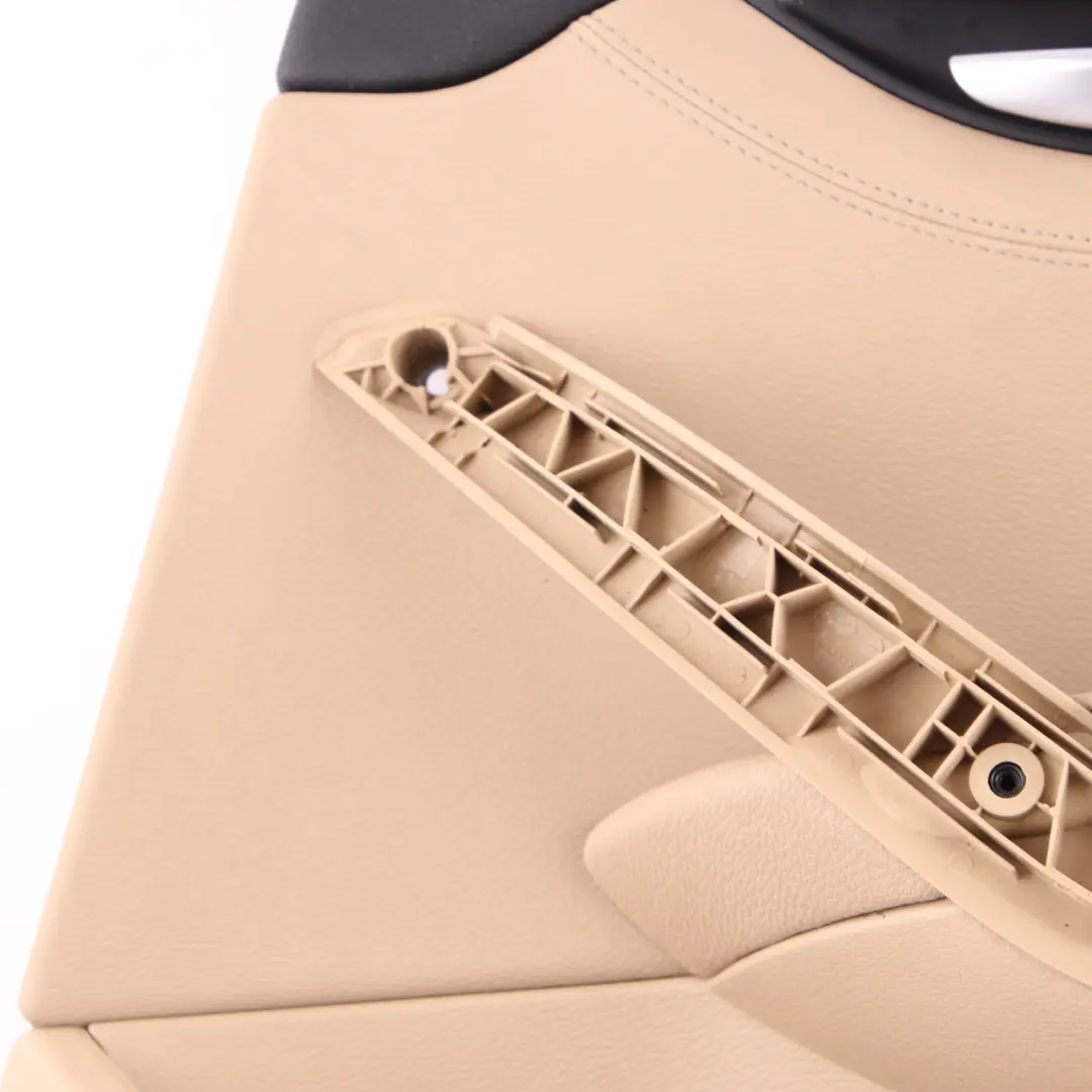 Boczek Tapicerka Drzwi Tył Prawy Skóra Beż do BMW X1 E84 o numerze 7327254 BMW X1 E84 Boczek Tapicerka Drzwi Tył Prawy Skóra Beż - SKU 7327254 - Numer Części 7327254