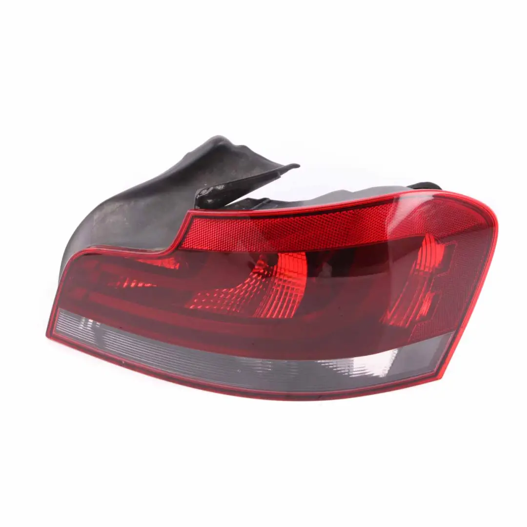 Piloto trasero Luz Trasera Lateral Derechar para BMW E82 E88 Sport con número de pieza 7327276 BMW E82 E88 Sport Piloto trasero Luz Trasera Lateral Derechar - SKU 7327276 - Número de pieza 7327276