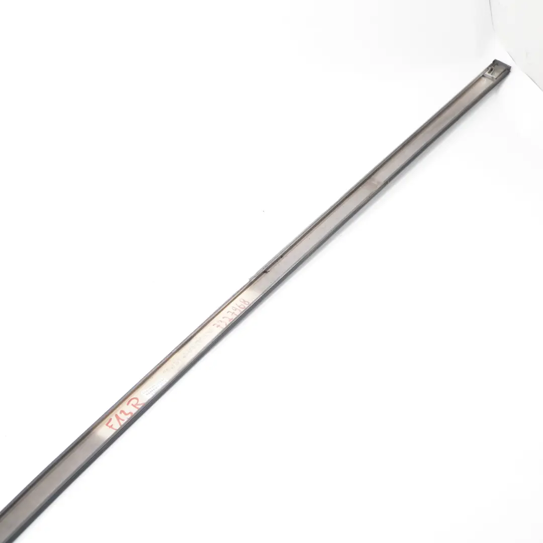 Striscia della ringhiera del tetto a destra con finitura per BMW F13 con numero di parte 7327968 BMW F13 Striscia della ringhiera del tetto a destra con finitura - SKU 7327968 - Numero di parte 7327968