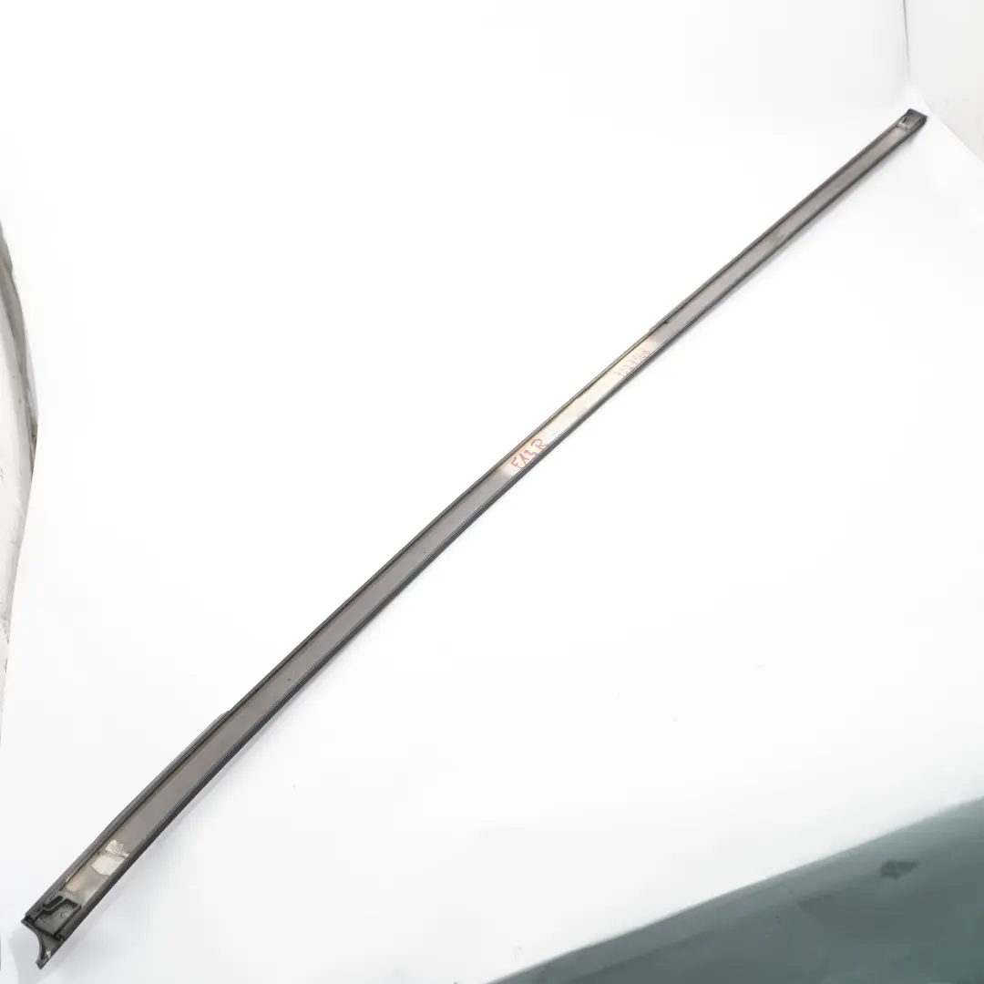 Striscia della ringhiera del tetto a destra con finitura per BMW F13 con numero di parte 7327968 BMW F13 Striscia della ringhiera del tetto a destra con finitura - SKU 7327968 - Numero di parte 7327968