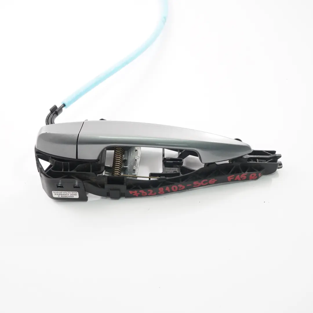 manija de la puerta trasera izquierda fuera espacio agarre gris - A52 para BMW X5 F15 con número de pieza 7328103 BMW X5 F15 manija de la puerta trasera izquierda fuera espacio agarre gris - A52 - SKU 7328103-SCG1 - Número de pieza 7328103