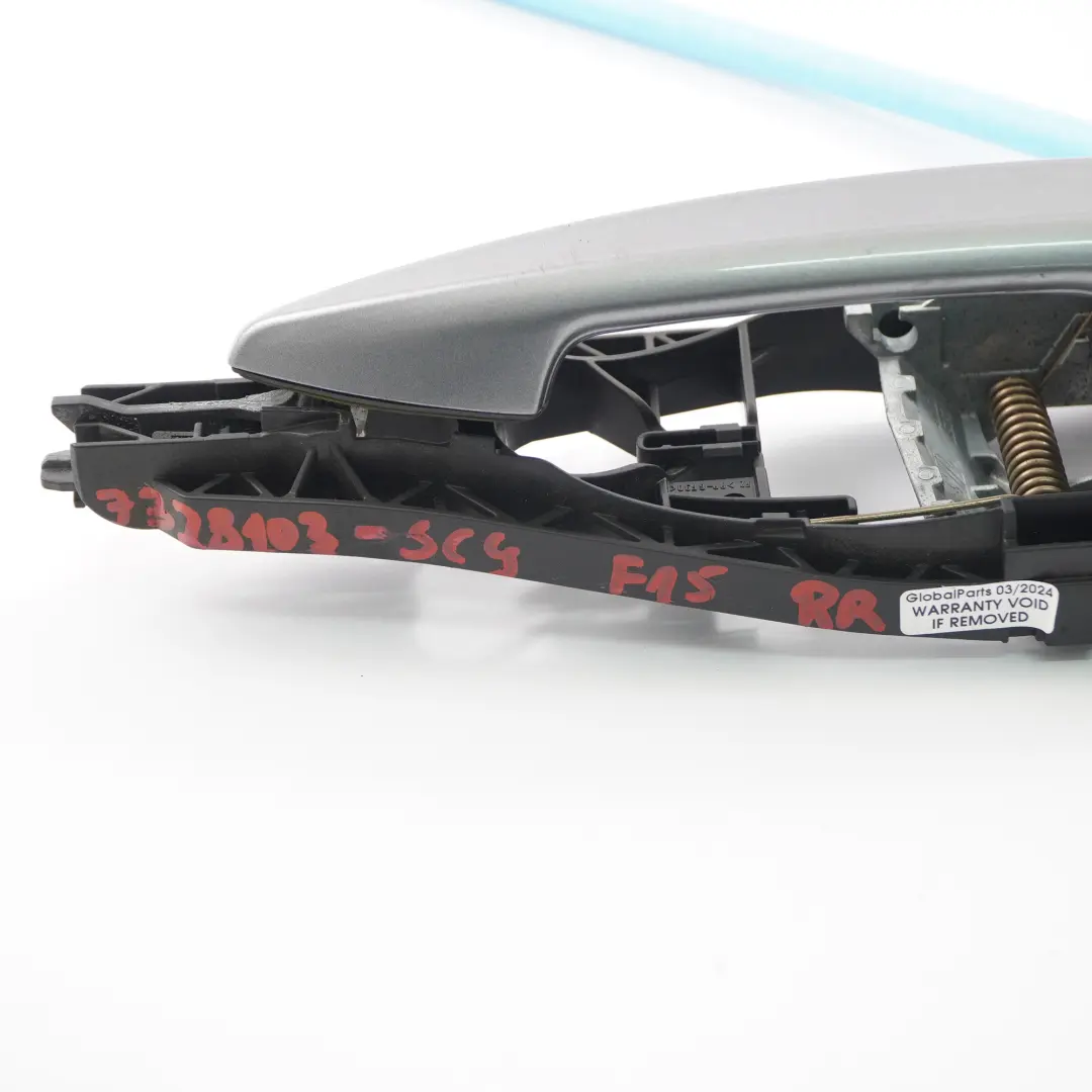 manija de la puerta trasera derecha fuera espacio agarre gris - A52 para BMW X5 F15 con número de pieza 7328103 BMW X5 F15 manija de la puerta trasera derecha fuera espacio agarre gris - A52 - SKU 7328103-SCG - Número de pieza 7328103