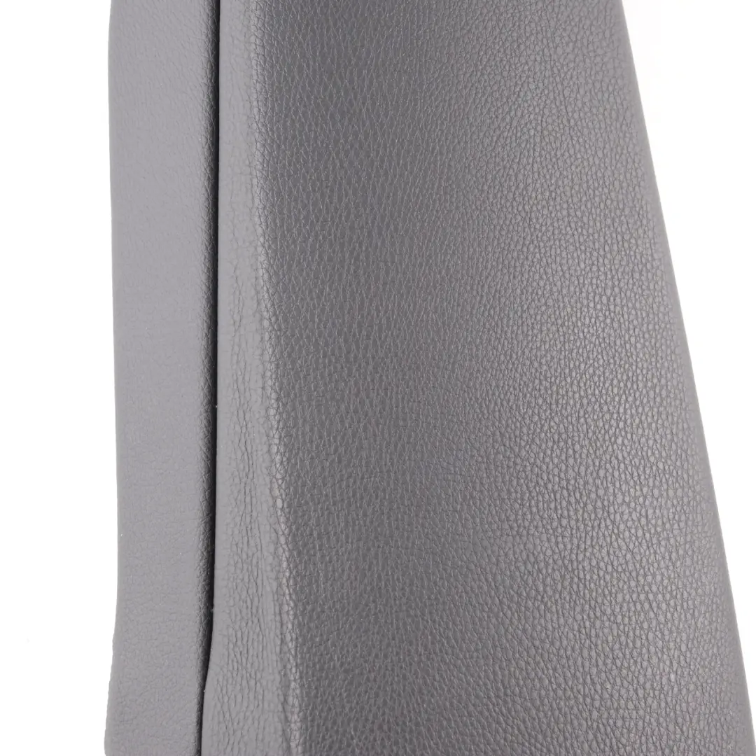 Panel Lateral Asiento Trasero Izquierdo Embellecedor Acabado Cuero Negro para BMW F33 con número de pieza 7328471 BMW F33 Panel Lateral Asiento Trasero Izquierdo Embellecedor Acabado Cuero Negro - SKU 7328471 - Número de pieza 7328471