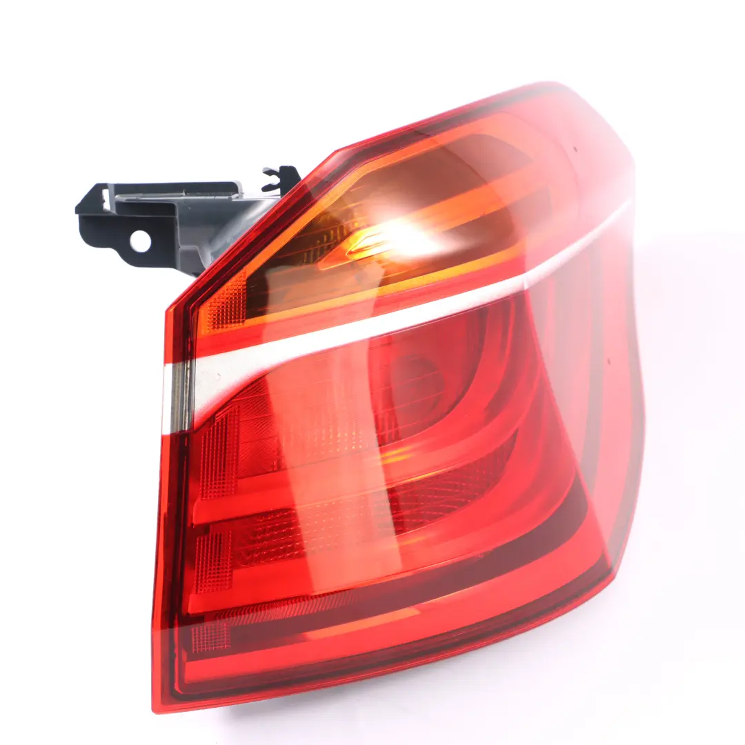 Luz Trasera Panel Lateral Derecho Luz Trasera para BMW F46 con número de pieza 7330474 BMW F46 Luz Trasera Panel Lateral Derecho Luz Trasera - SKU 7330474 - Número de pieza 7330474