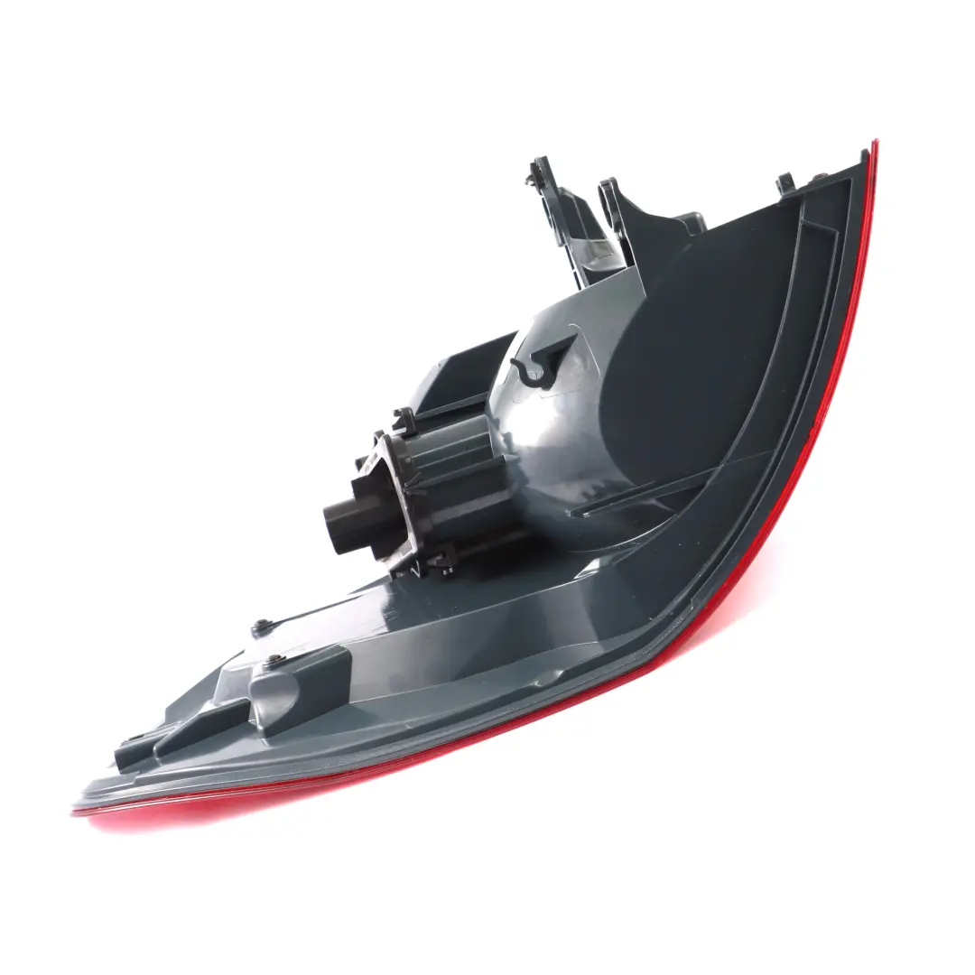 Fanale posteriore Pannello laterale destro Fanale posteriore per BMW F46 con numero di parte 7330474 BMW F46 Fanale posteriore Pannello laterale destro Fanale posteriore - SKU 7330474 - Numero di parte 7330474