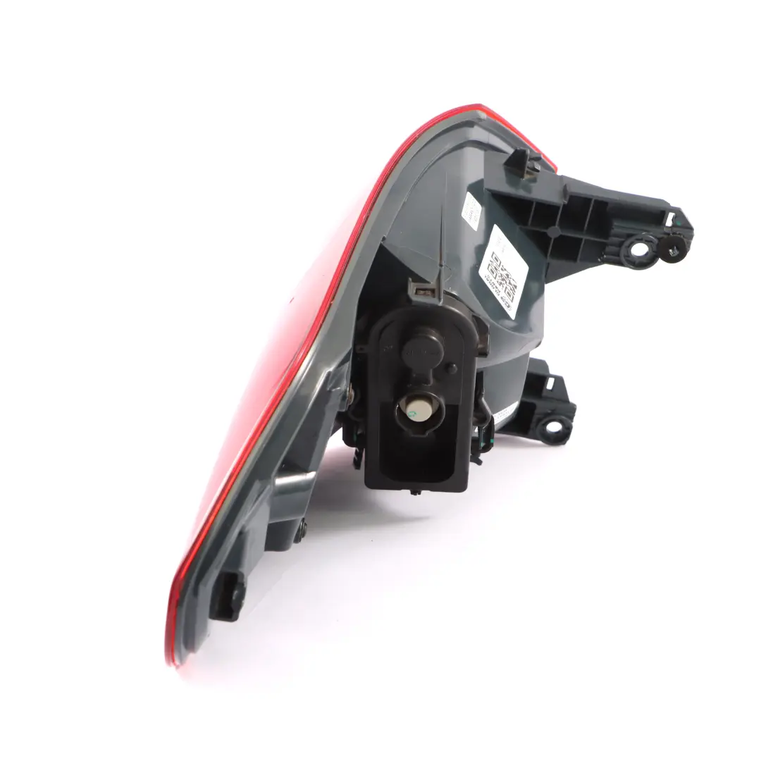 Feu arrière Panneau latéral Feu arrière droit Feu arrière pour BMW F46 à propos du numéro de pièce 7330474 BMW F46 Feu arrière Panneau latéral Feu arrière droit Feu arrière - SKU 7330474 - Numéro de pièce 7330474