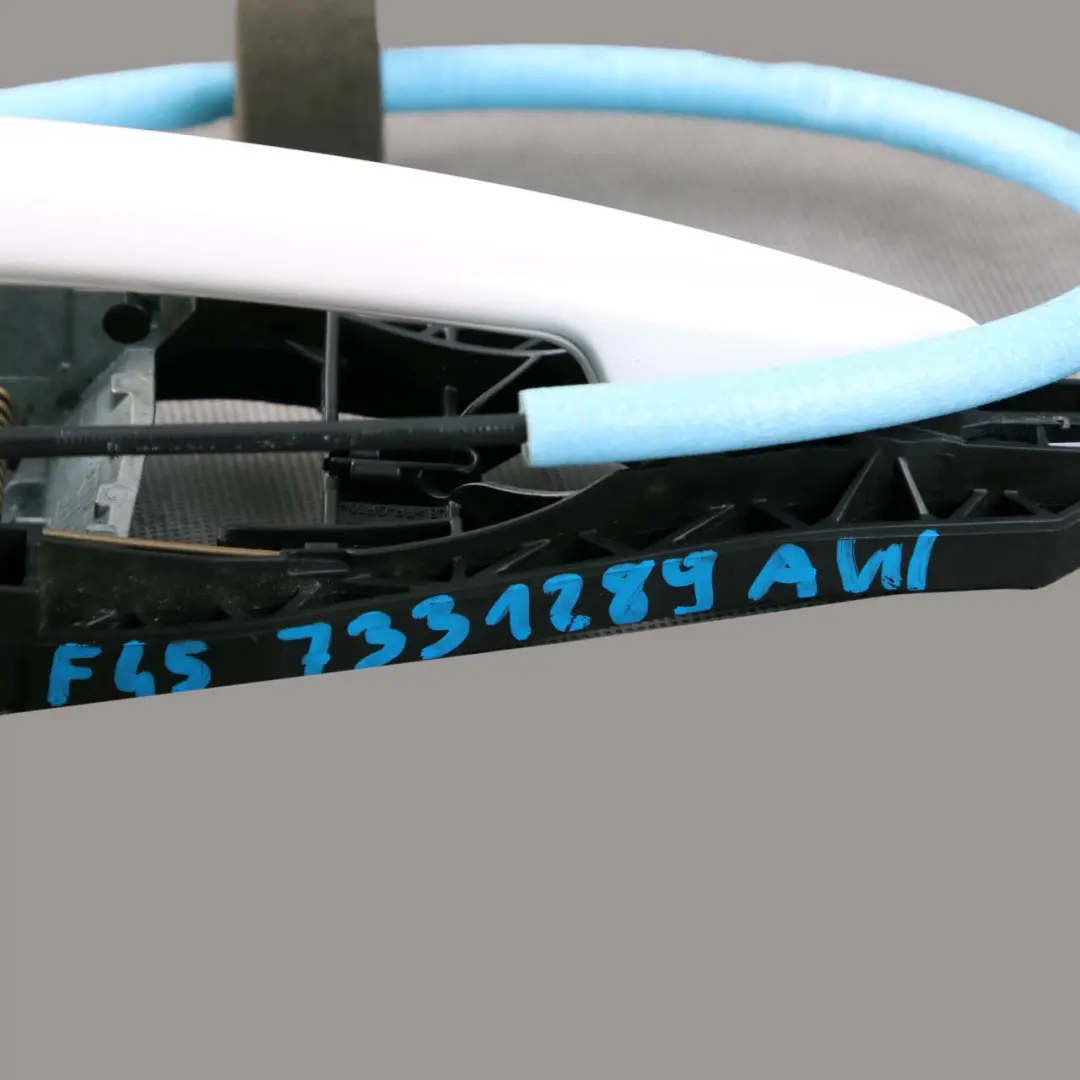 BMW 2 F45 Maniglia esterna porta posteriore sinistra Alpinweiss Alpine White 300 - SKU 7331289-AW1 - Numero di parte 7331289