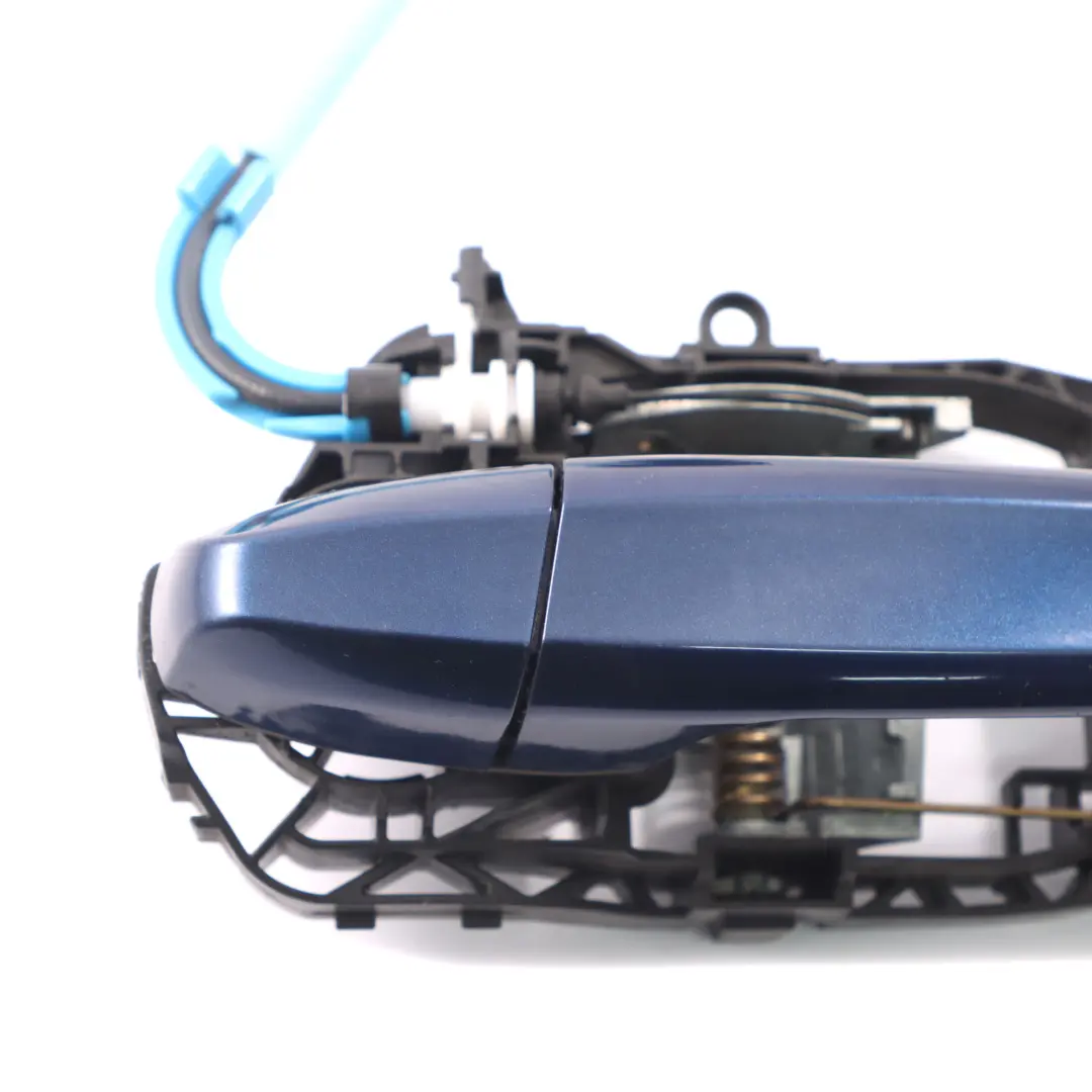 Maniglia Porta Posteriore Sinistra Esterna Mediterran Blu - C10 per BMW F45 con numero di parte 7331289 BMW F45 Maniglia Porta Posteriore Sinistra Esterna Mediterran Blu - C10 - SKU 7331289-MED - Numero di parte 7331289