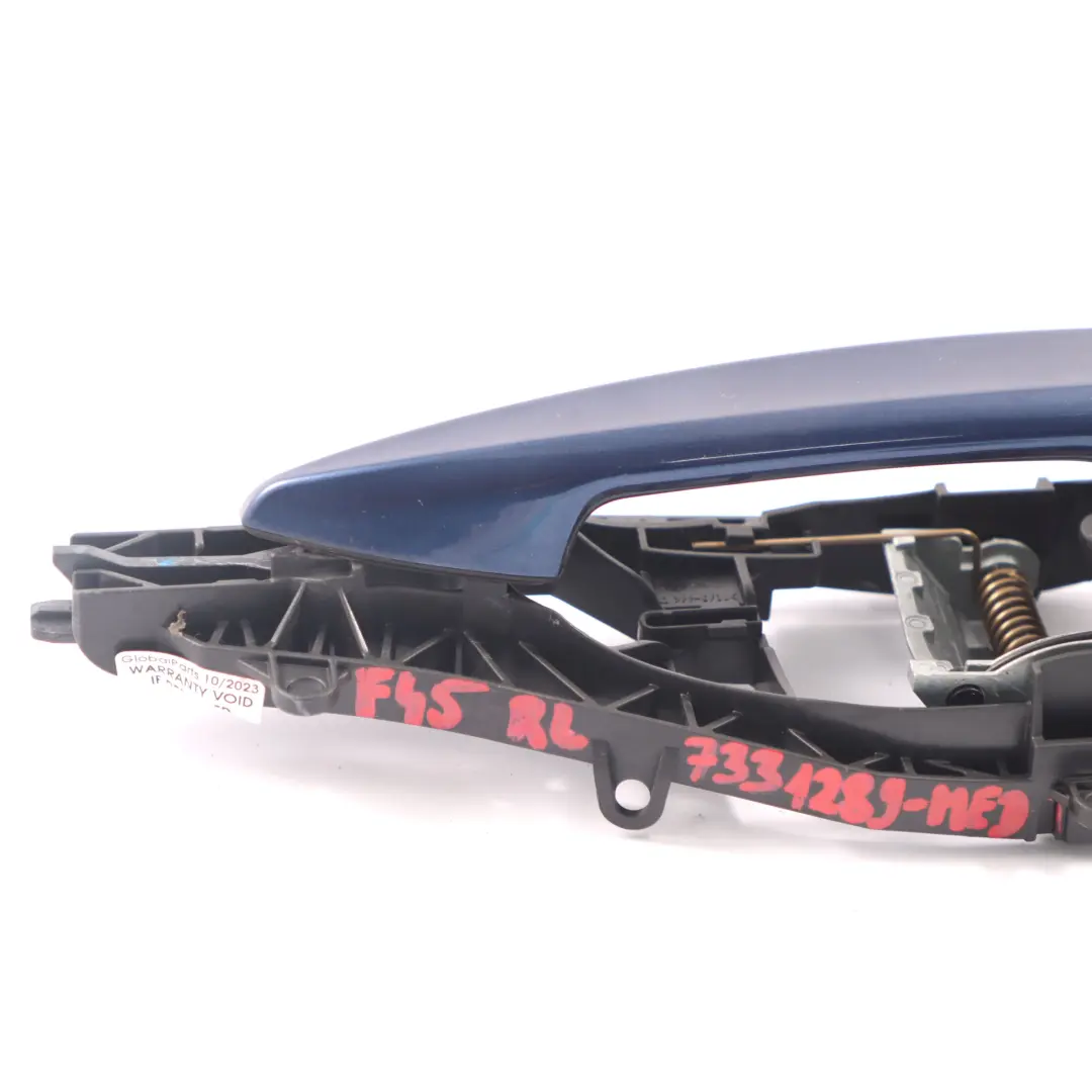 BMW F45 Tür griff hinten links Außen griff Mediterran Blau Metallic - C10 - SKU 7331289-MED - Teilenummer 7331289