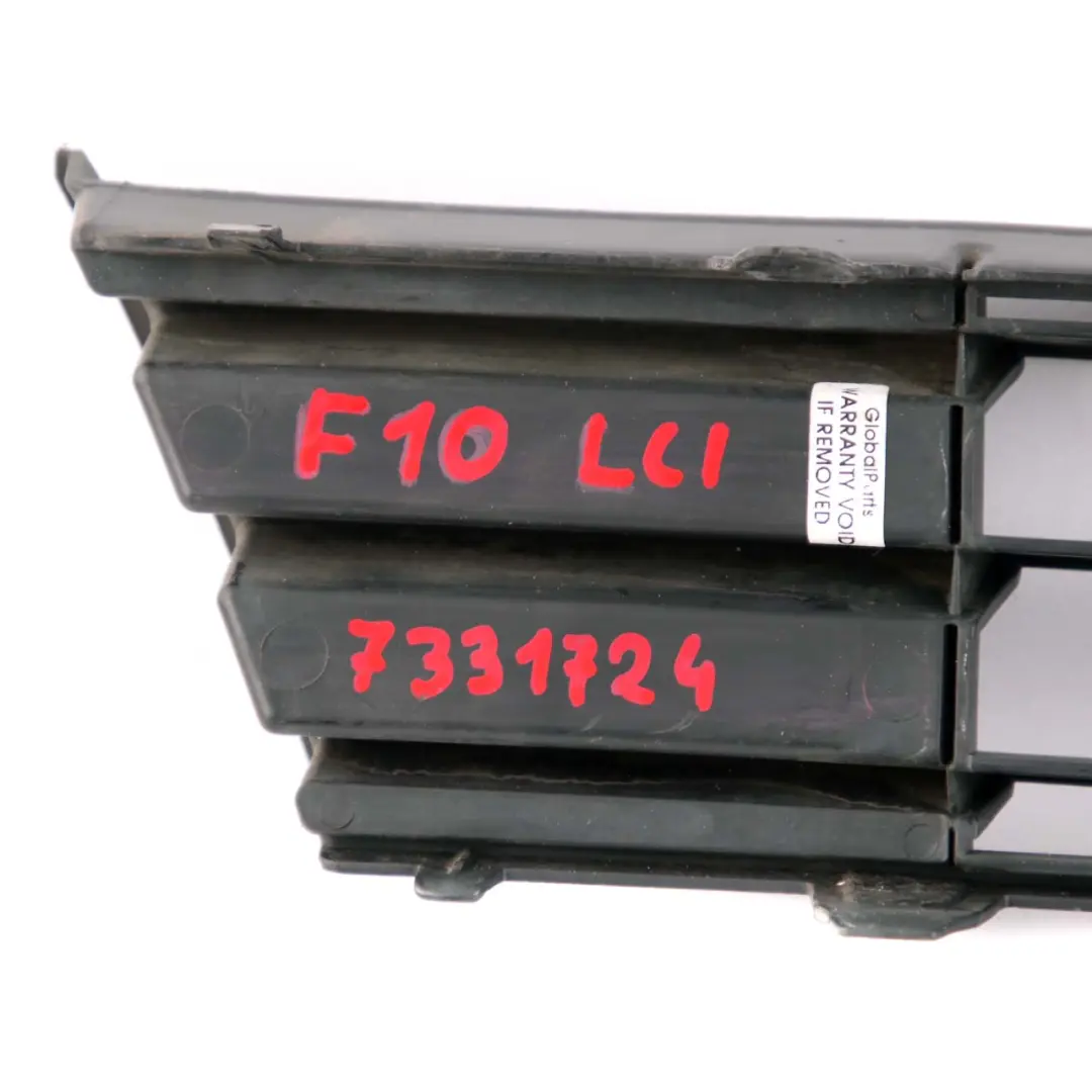 Kratka Atrapa Grill Wlot Powietrza Środkowy Czarny do BMW F10 F11 LCI o numerze 7331724 BMW F10 F11 LCI Kratka Atrapa Grill Wlot Powietrza Środkowy Czarny - SKU 7331724 - Numer Części 7331724