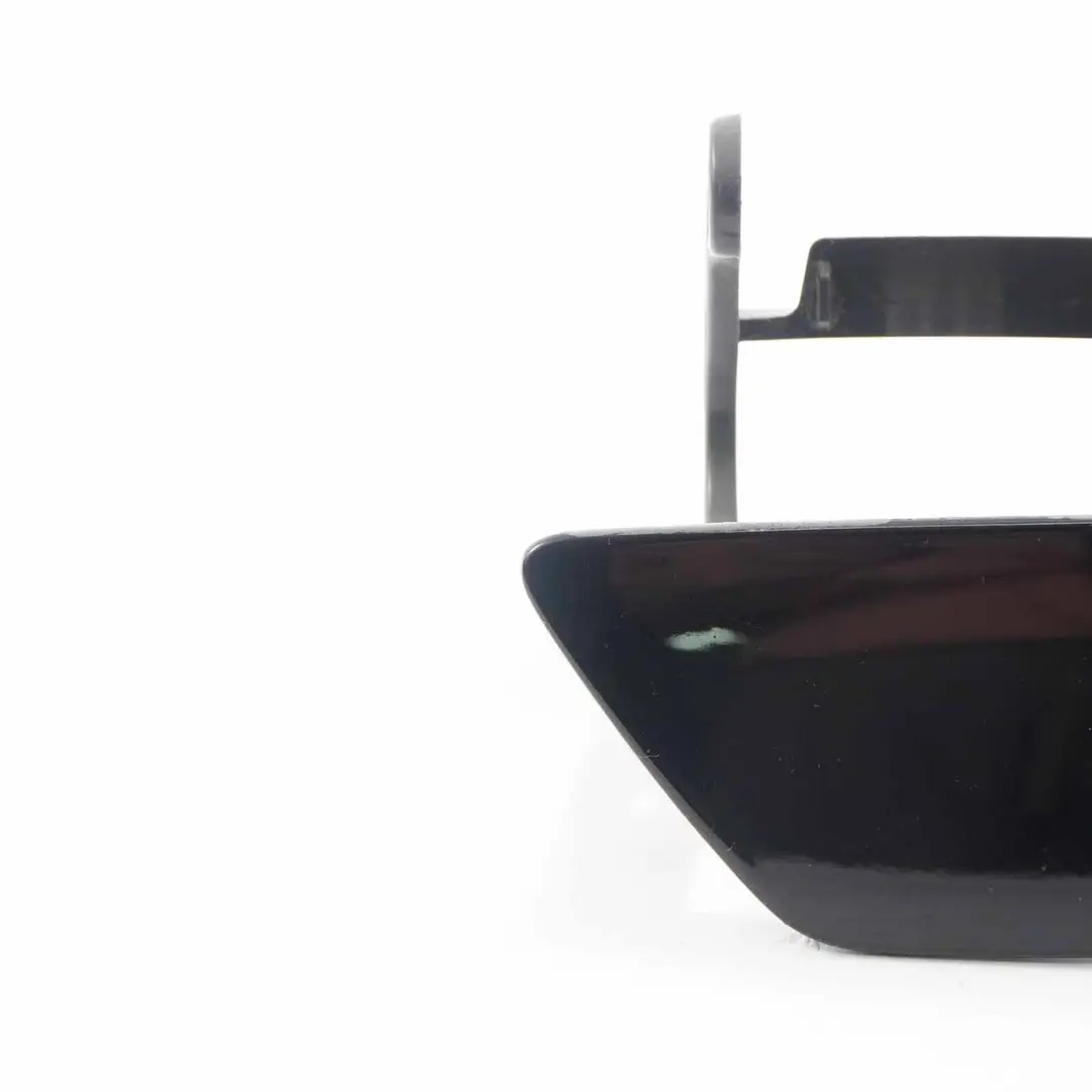 Cache buse de lave-phare gauche noir 668 pour BMW F10 F11 LCI à propos du numéro de pièce 7331753 BMW F10 F11 LCI Cache buse de lave-phare gauche noir 668 - SKU 7331753-SCH - Numéro de pièce 7331753