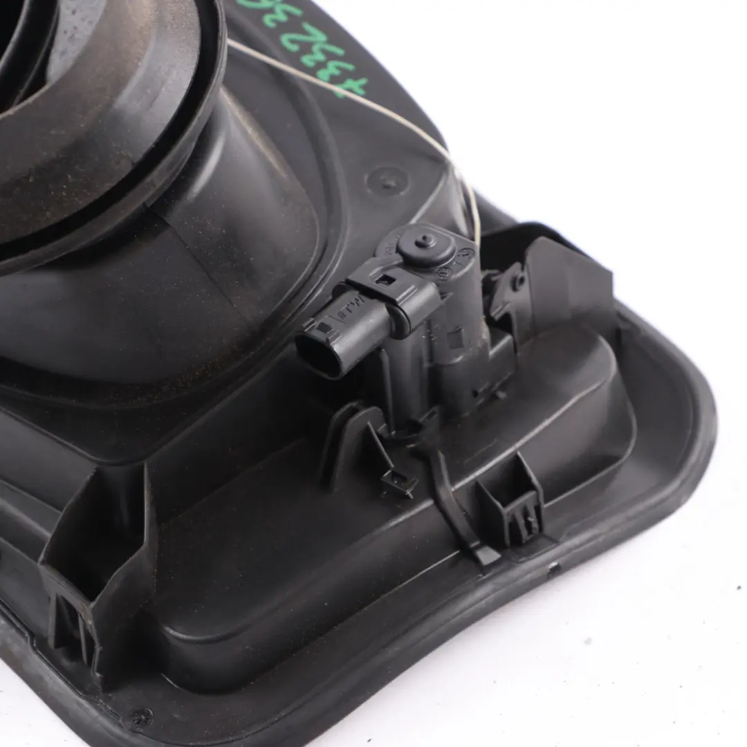Tapa BMW F46 Carcasa del depósito de combustible diesel para con número de pieza 7332361 Tapa BMW F46 Carcasa del depósito de combustible diesel - SKU 7332361 - Número de pieza 7332361