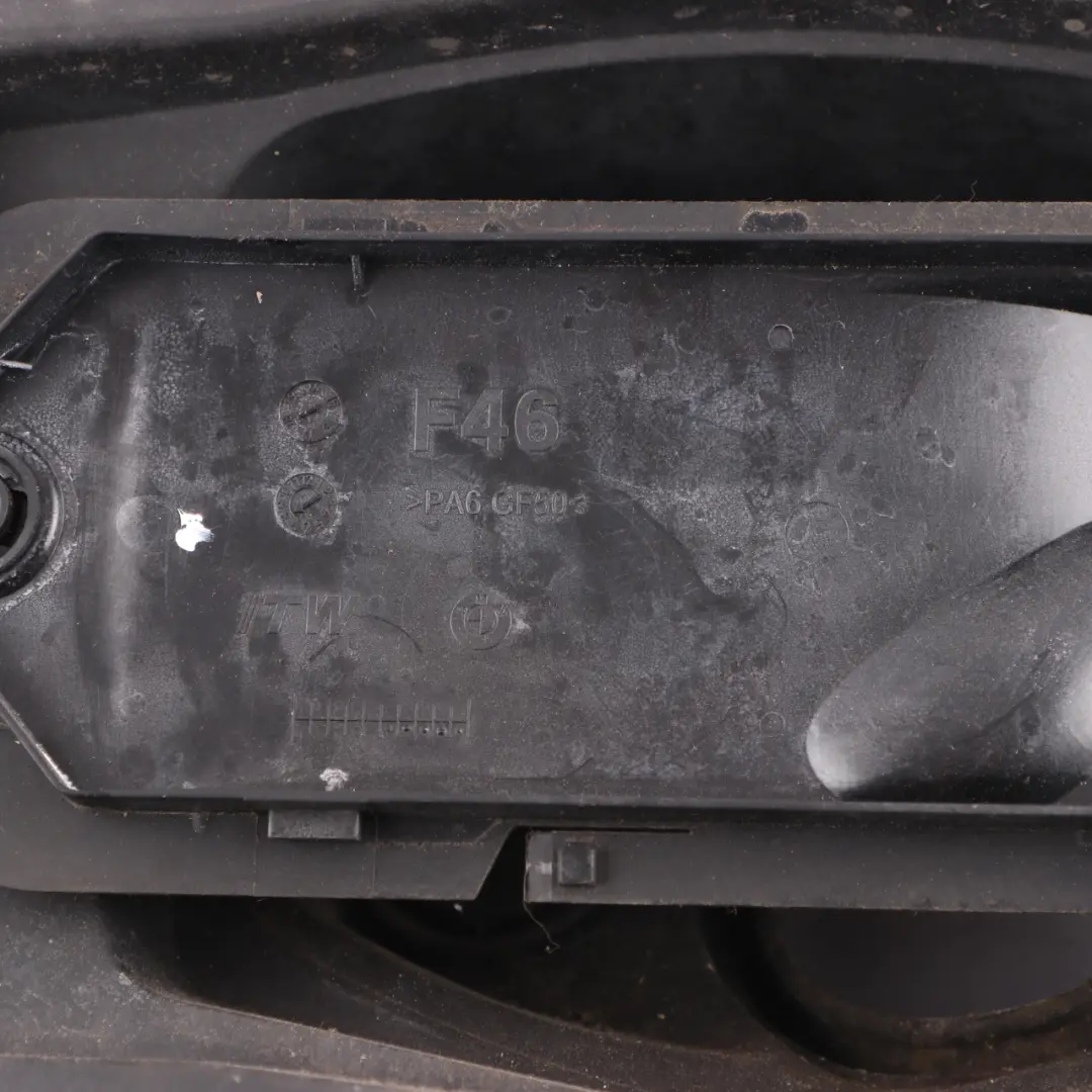 Tapa BMW F46 Carcasa del depósito de combustible diesel para con número de pieza 7332361 Tapa BMW F46 Carcasa del depósito de combustible diesel - SKU 7332361 - Número de pieza 7332361