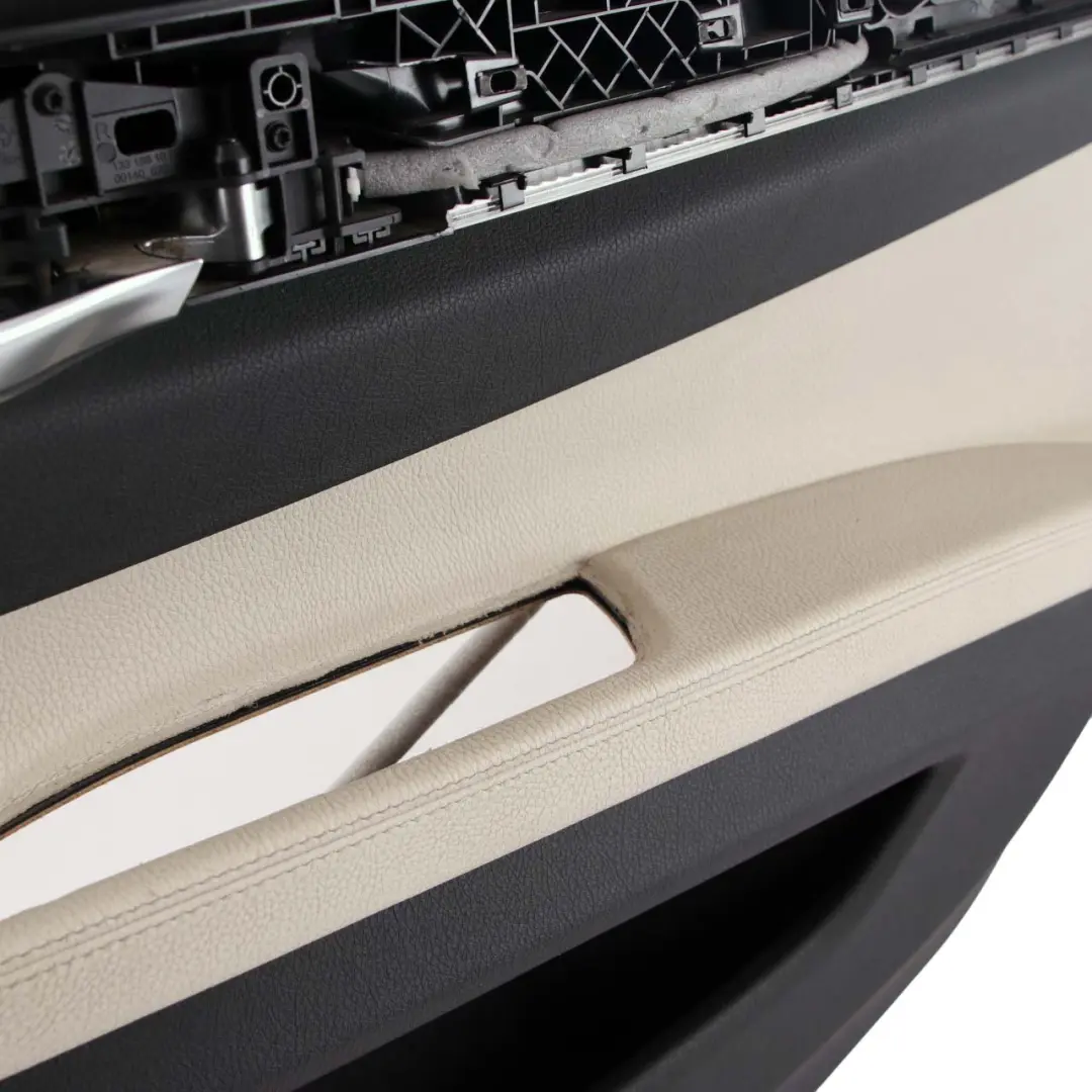 Panneau de porte Arrière Droit en Cuir Dakota Blanc pour BMW 7 F01 LCI à propos du numéro de pièce 7332898 BMW 7 F01 LCI Panneau de porte Arrière Droit en Cuir Dakota Blanc - SKU 7332898 - Numéro de pièce 7332898