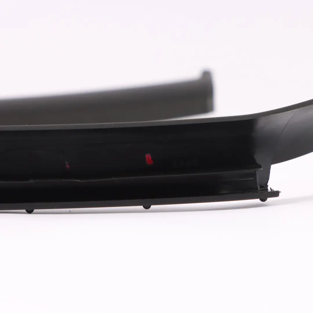 Cadre de Fenêtre Cache Porte Arrière Gauche pour BMW F46 à propos du numéro de pièce 7332983 BMW F46 Cadre de Fenêtre Cache Porte Arrière Gauche - SKU 7332983 - Numéro de pièce 7332983