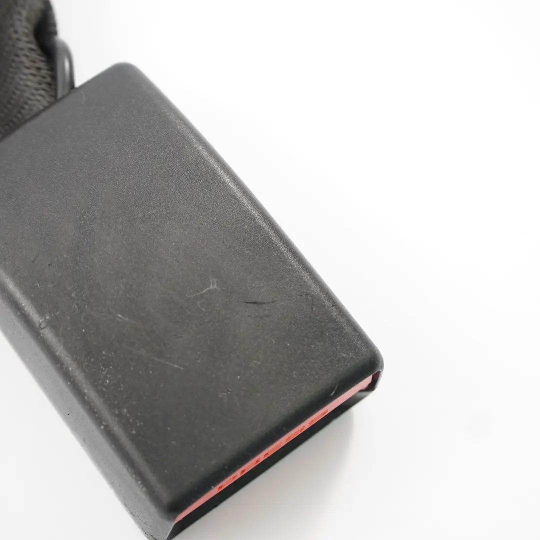 Fibbia Cintura di Sicurezza Posteriore Chiusura Sinistra Destra per BMW F33 F83 M4 con numero di parte 7335288 BMW F33 F83 M4 Fibbia Cintura di Sicurezza Posteriore Chiusura Sinistra Destra - SKU 7335288 - Numero di parte 7335288