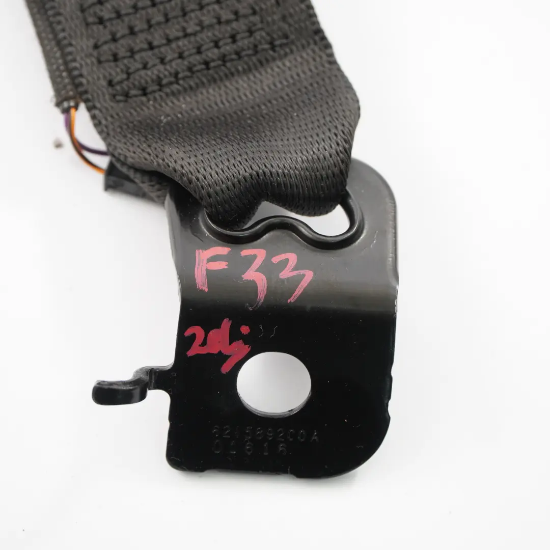 Fibbia Cintura di Sicurezza Posteriore Chiusura Sinistra Destra per BMW F33 F83 M4 con numero di parte 7335288 BMW F33 F83 M4 Fibbia Cintura di Sicurezza Posteriore Chiusura Sinistra Destra - SKU 7335288 - Numero di parte 7335288