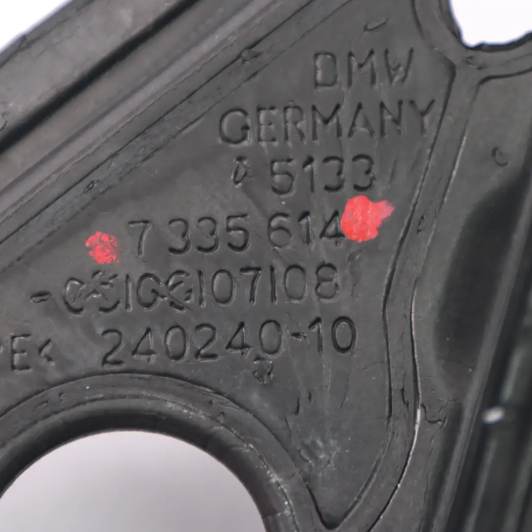 Uszczelka Pianka Wygłuszenie Trójkąt Lusterka Prawa do BMW X4 F26 o numerze 7335614 BMW X4 F26 Uszczelka Pianka Wygłuszenie Trójkąt Lusterka Prawa - SKU 7335614 - Numer Części 7335614