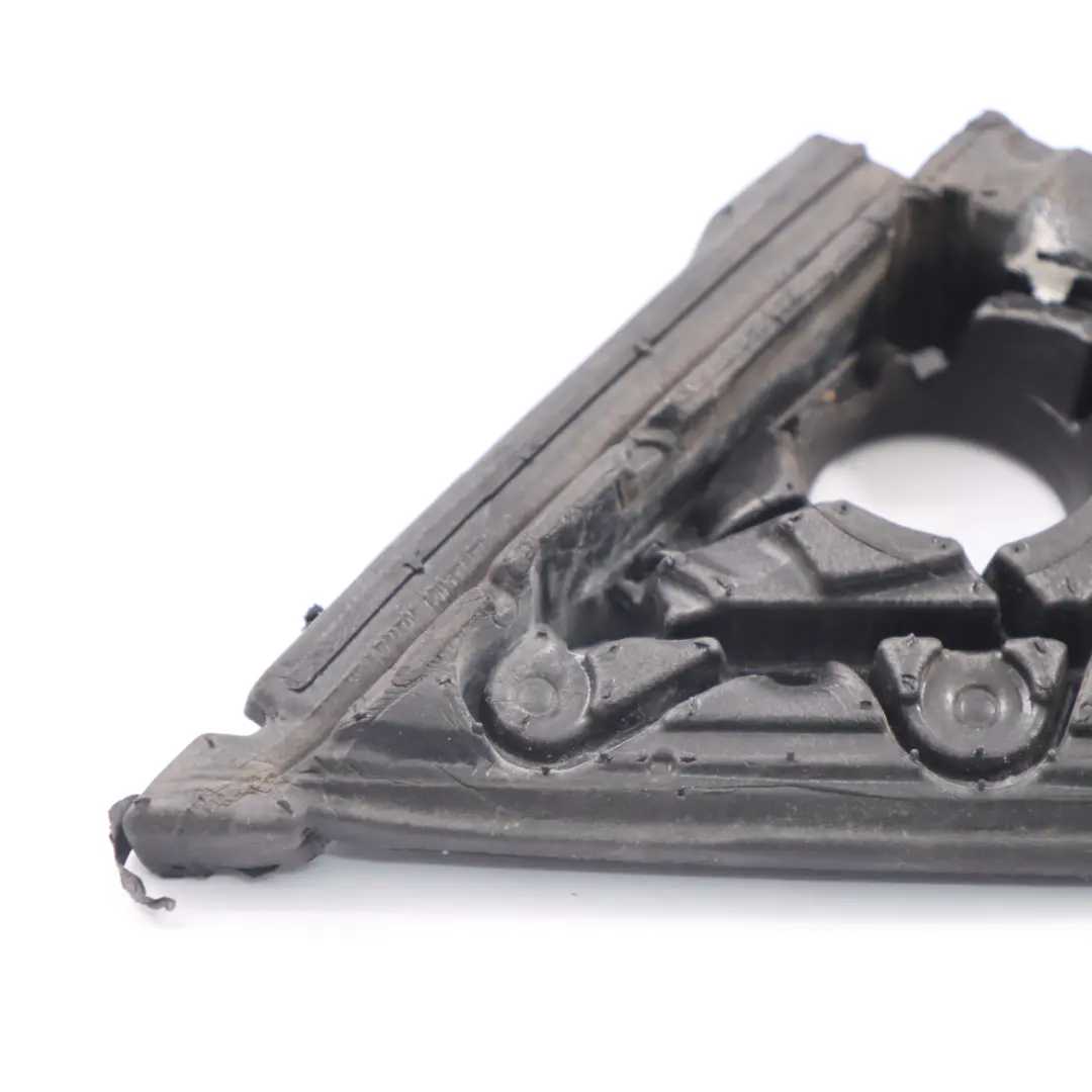 Tapa Junta Espejo Ala Triángulo Espuma Derecha Aislamiento para BMW X4 F26 con número de pieza 7335614 BMW X4 F26 Tapa Junta Espejo Ala Triángulo Espuma Derecha Aislamiento - SKU 7335614 - Número de pieza 7335614