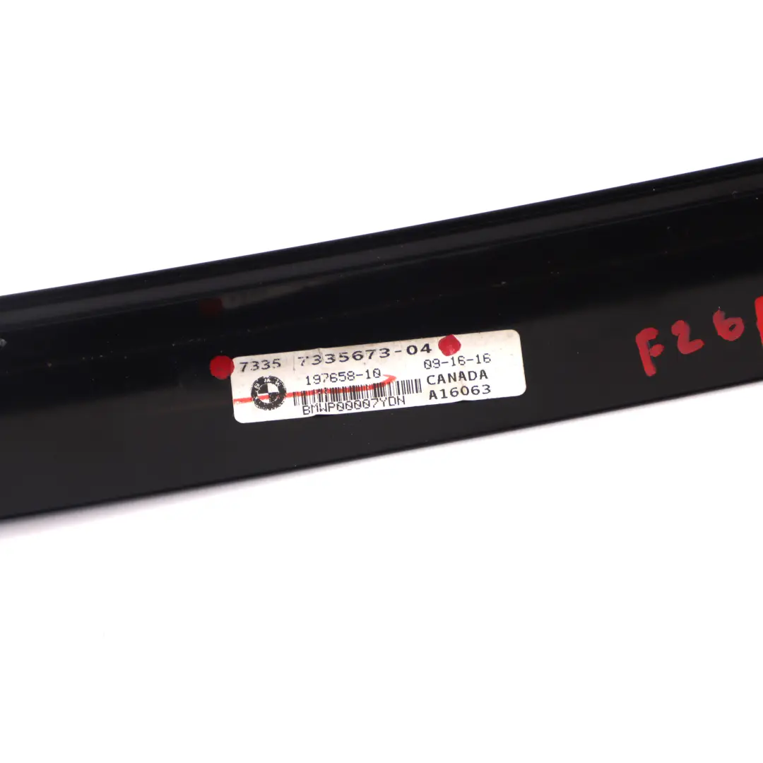 Guía Ventana Trasera Izquierda C Pilar Embellecedor Brillo para BMW X4 F26 con número de pieza 7335673 BMW X4 F26 Guía Ventana Trasera Izquierda C Pilar Embellecedor Brillo - SKU 7335673 - Número de pieza 7335673