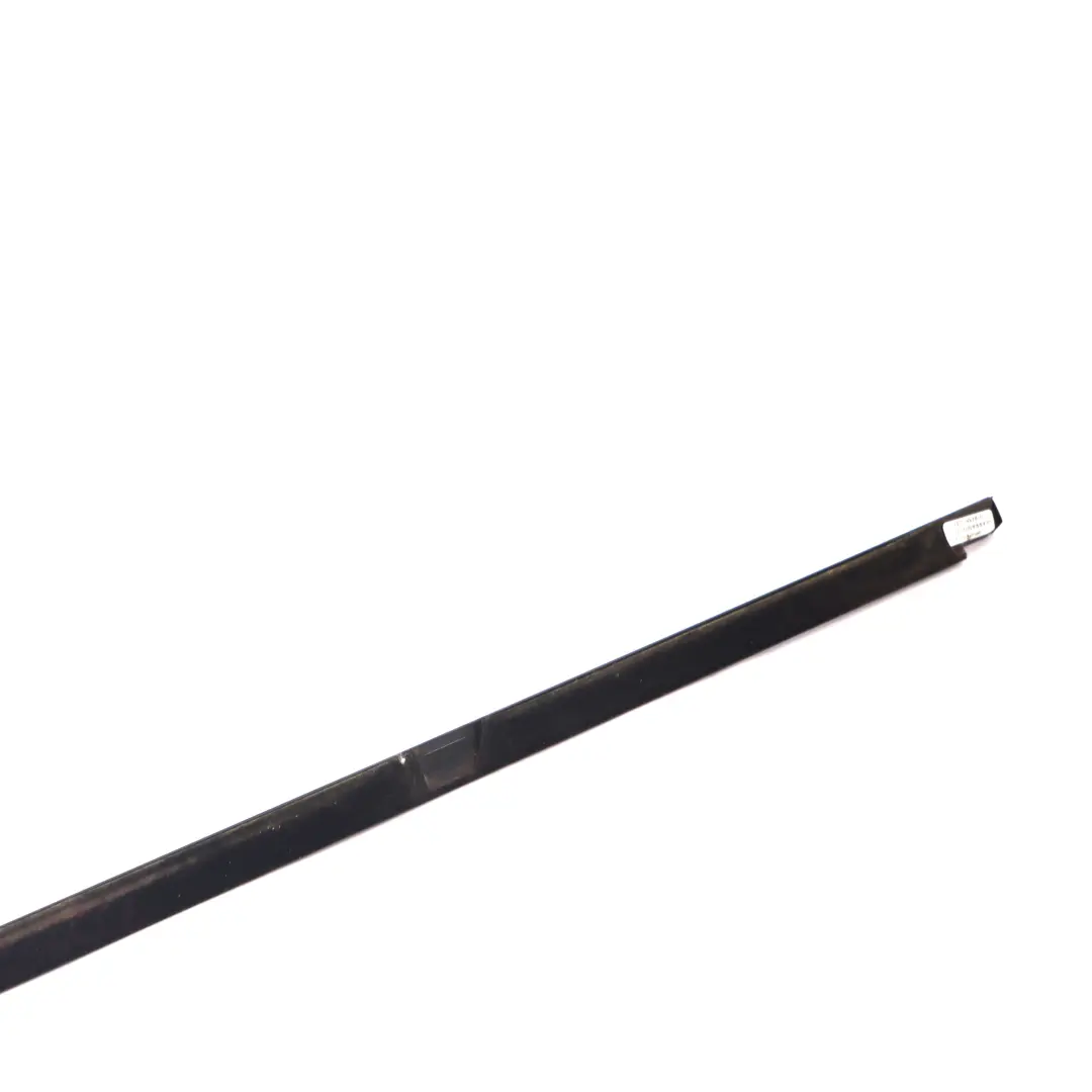 Striscia copertura canale porta posteriore destra esterna alta lucenteza per BMW F26 con numero di parte 7335692 BMW F26 Striscia copertura canale porta posteriore destra esterna alta lucenteza - SKU 7335692 - Numero di parte 7335692