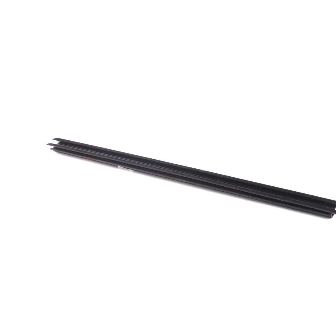 Guarnizione Finestra Porta Posteriore Sinistra Striscia per BMW X4 F26 con numero di parte 7335695 BMW X4 F26 Guarnizione Finestra Porta Posteriore Sinistra Striscia - SKU 7335695 - Numero di parte 7335695
