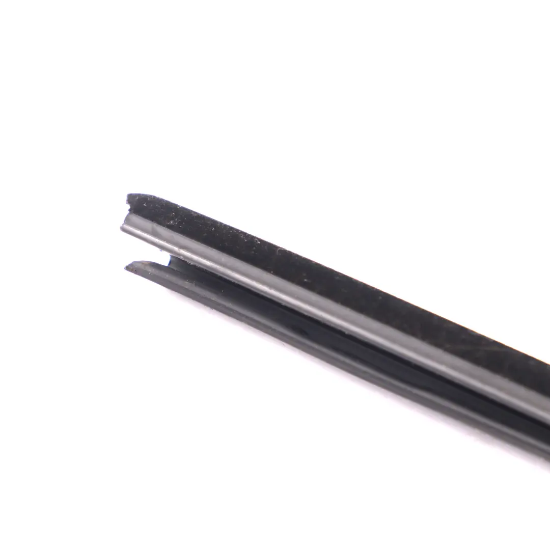 Joint De Vitrage Porte Arrière Gauche Joint D'Etanchéité pour BMW X4 F26 à propos du numéro de pièce 7335695 BMW X4 F26 Joint De Vitrage Porte Arrière Gauche Joint D'Etanchéité - SKU 7335695 - Numéro de pièce 7335695