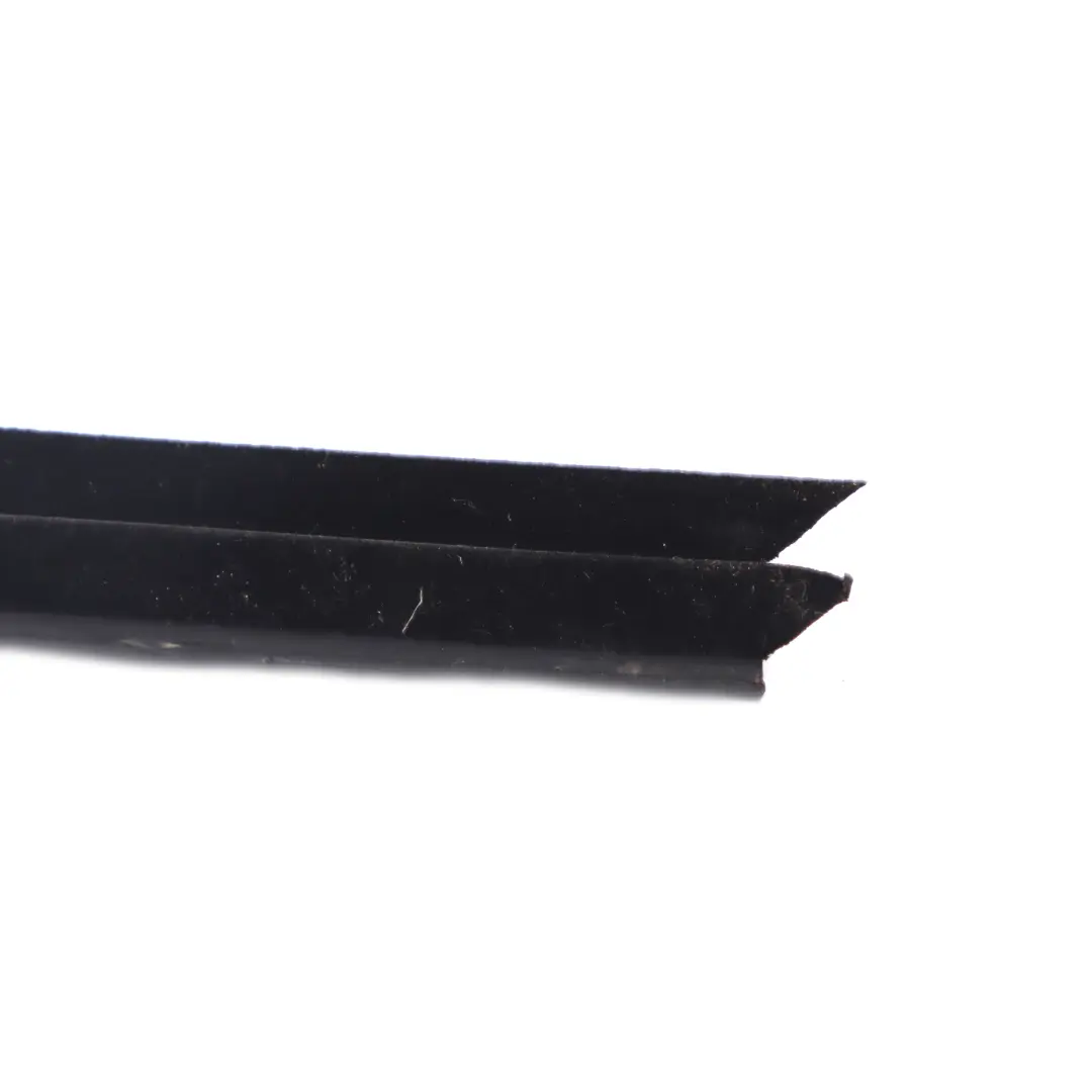Junta Interior Puerta Trasera Derecha Tira Sellado Canal para BMW X4 F26 con número de pieza 7335696 BMW X4 F26 Junta Interior Puerta Trasera Derecha Tira Sellado Canal - SKU 7335696 - Número de pieza 7335696