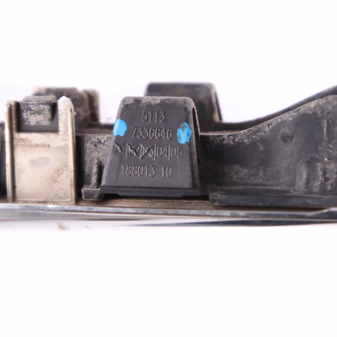 Seitenverkleidung BMW F10 F11 LCI Vorne Rechts Chrom für mit Teilenummer 7336646 Seitenverkleidung BMW F10 F11 LCI Vorne Rechts Chrom - SKU 7336646 - Teilenummer 7336646