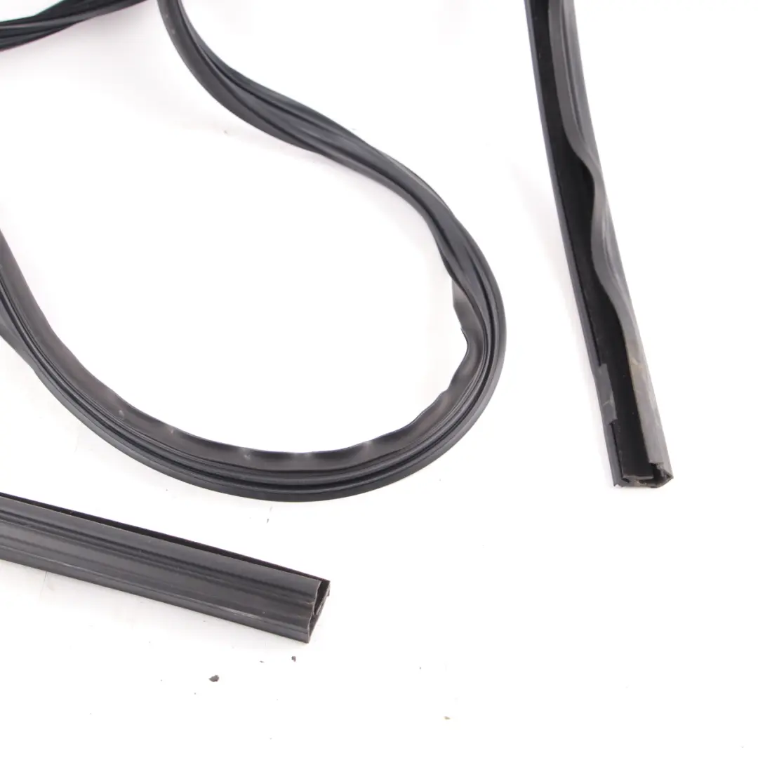 Door Window Seal BMW G30 G31 Guide Front Left N/S Sealing Gasket to with Part number 7336963 Door Window Seal BMW G30 G31 Guide Front Left N/S Sealing Gasket - SKU 7336963 - Part number 7336963