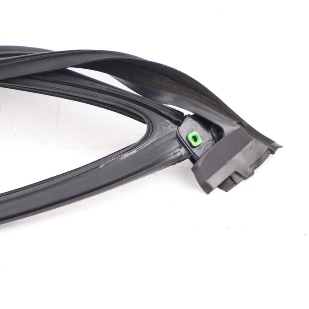 Guarnizione finestrino porta BMW G30 G31 Guida anteriore destra tenuta per con numero di parte 7336964 Guarnizione finestrino porta BMW G30 G31 Guida anteriore destra tenuta - SKU 7336964 - Numero di parte 7336964