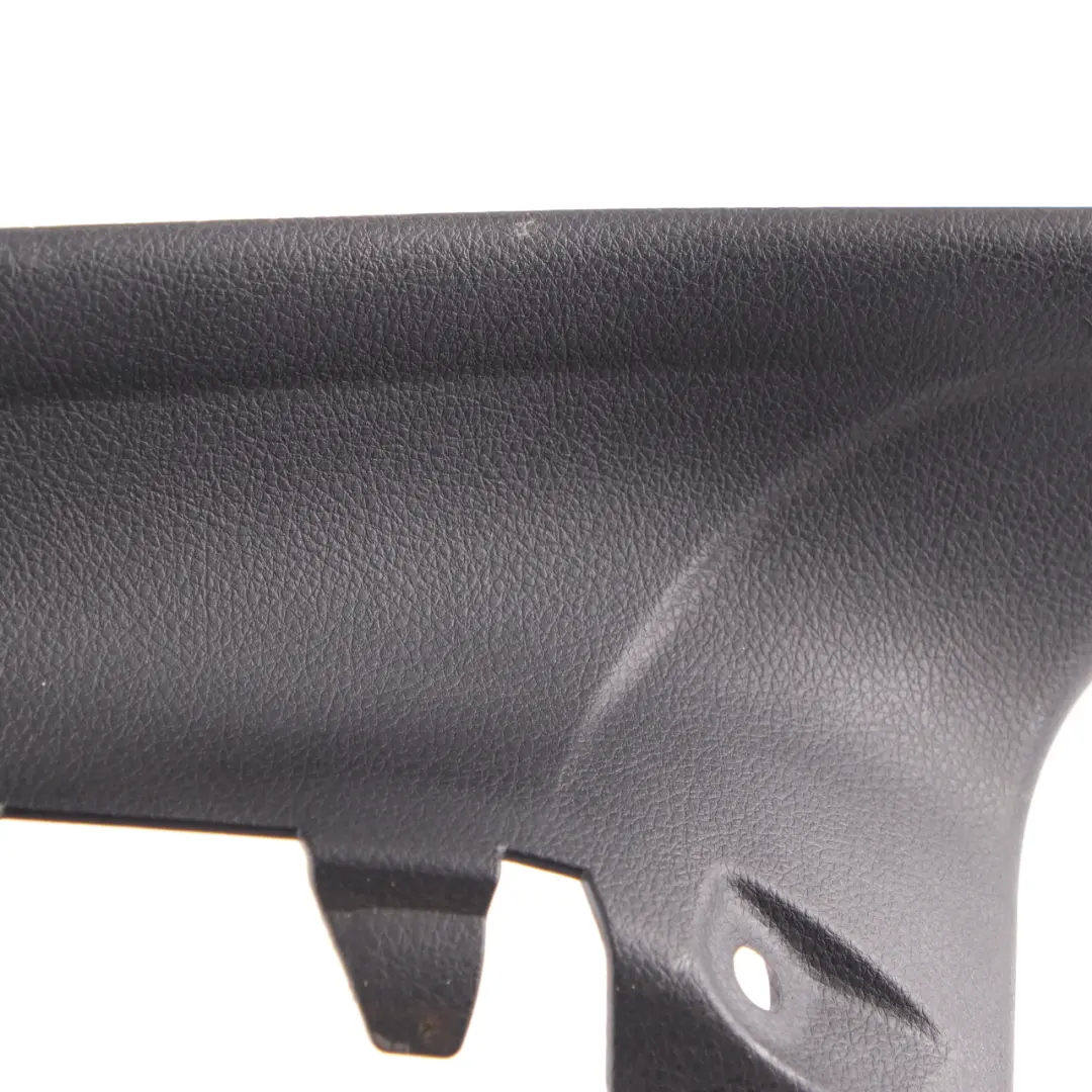 Tapa Tira Entrada Interior Trasera Derecha Negro 7308811 para BMW F36 con número de pieza 7337060 BMW F36 Tapa Tira Entrada Interior Trasera Derecha Negro 7308811 - SKU 7337060 - Número de pieza 7337060