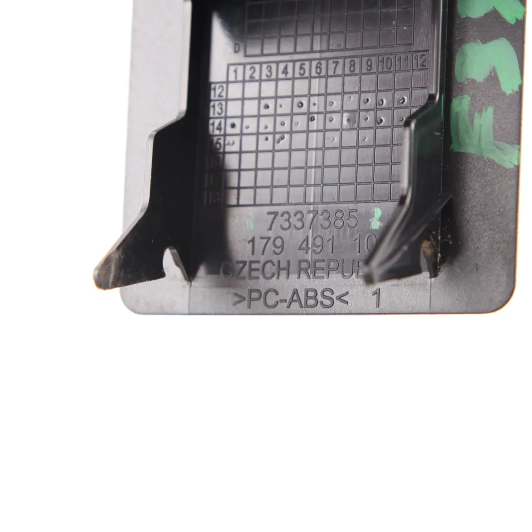 BMW F33 F83 M4 Osłona Isofix Kanapy Tył 7337385 - SKU 7337342 - Numer Części 7337342