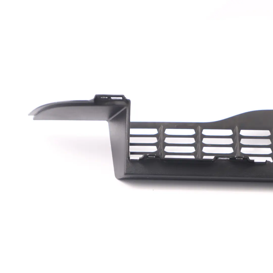 Embellecedor panel trasero derecho maletero Negro para BMW X4 F26 con número de pieza 7337582 BMW X4 F26 Embellecedor panel trasero derecho maletero Negro - SKU 7337582 - Número de pieza 7337582